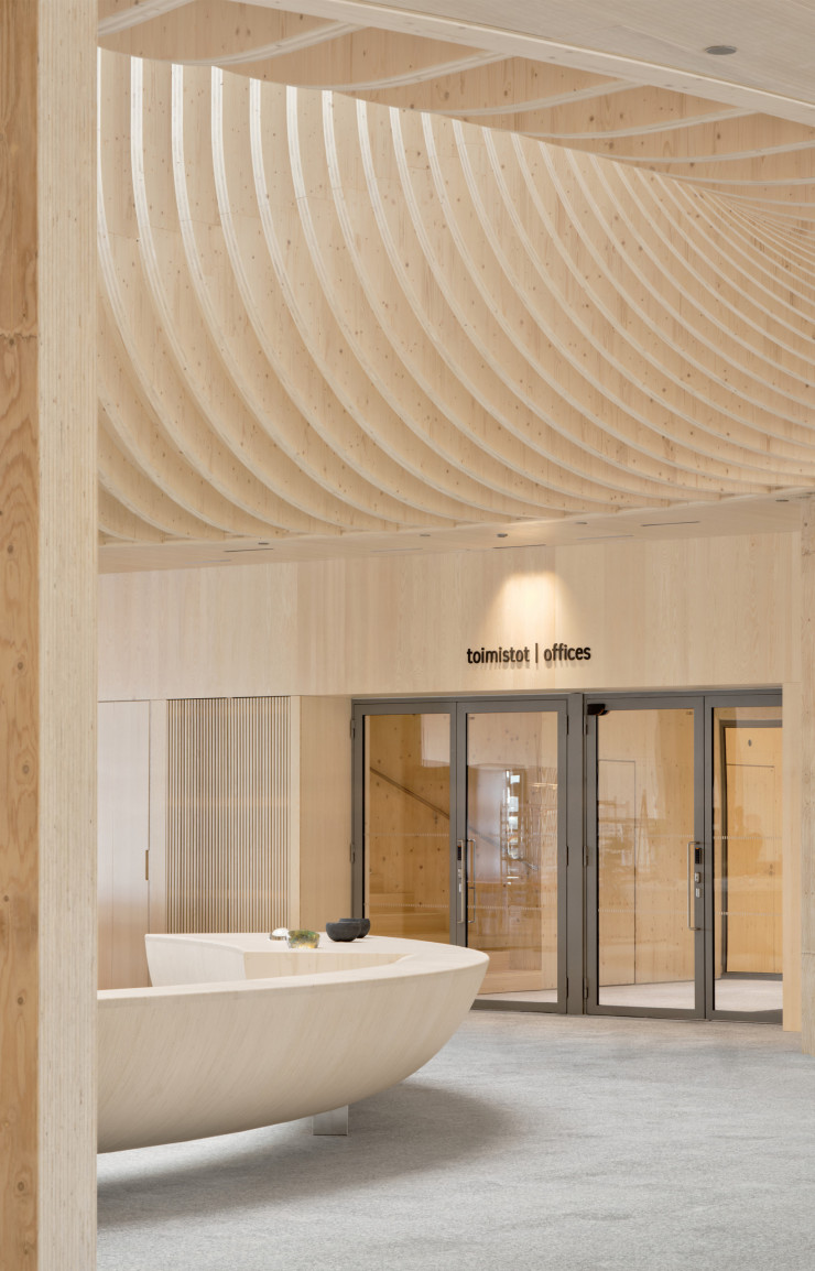 L’immeuble au design très épuré abrite par ailleurs un hôtel, des salles de conférences, un restaurant et un café.