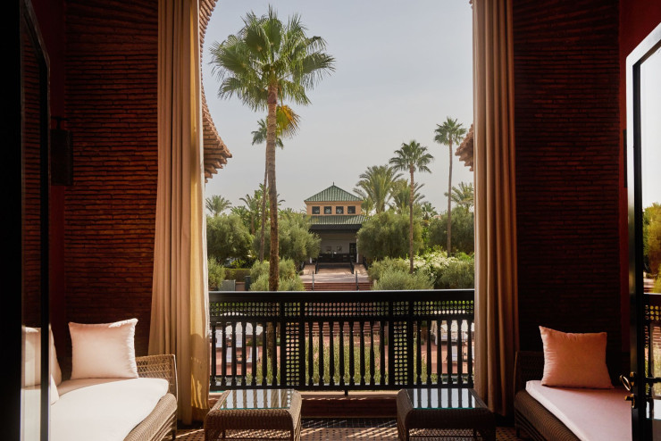 Orchestrées par le décorateur Jacques Garcia, les suites de 120 m2 allient contemporanéité et raffinement marocain.