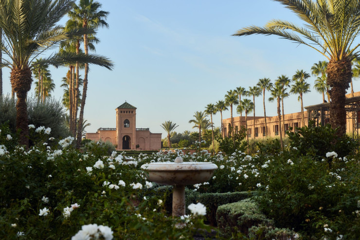 Le jardin verdoyant du Selman Marrakech.