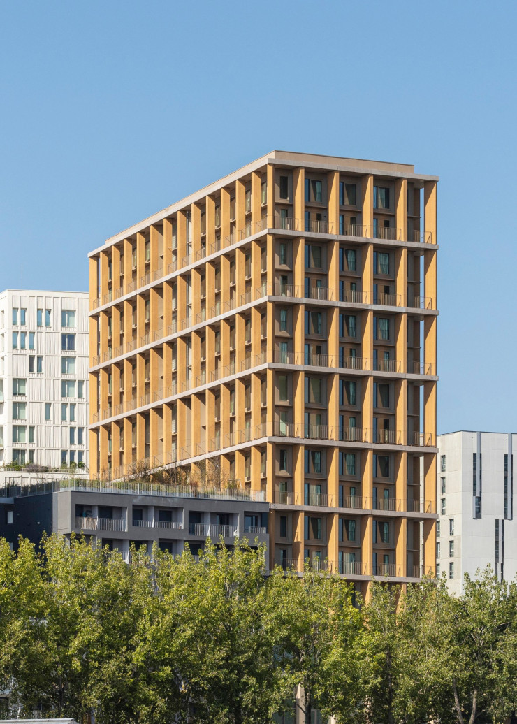 La tour Wood Up, l’un des premiers bâtiments verticaux européens en structure bois (hêtre et épicéa), a représenté un défi technologique pour l’agence LAN.