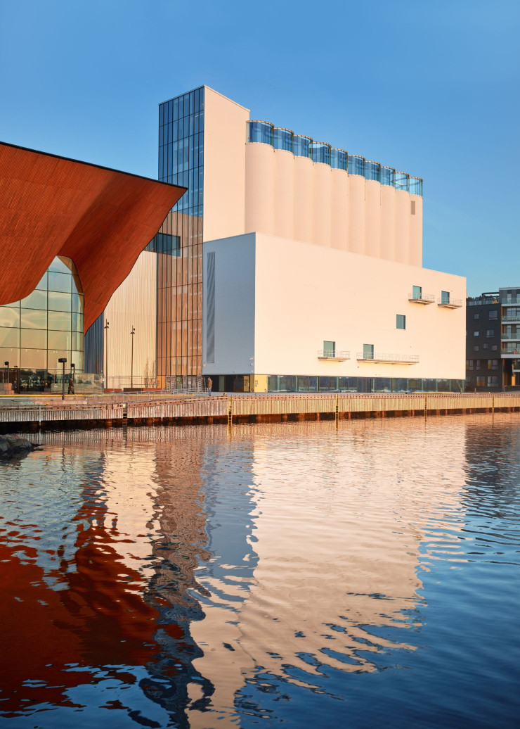 Situé sur le port de Kristiansand, le musée Kunstsilo abrite la plus grande collection d’art nordique au monde sur 8500 m2 et trois étages.