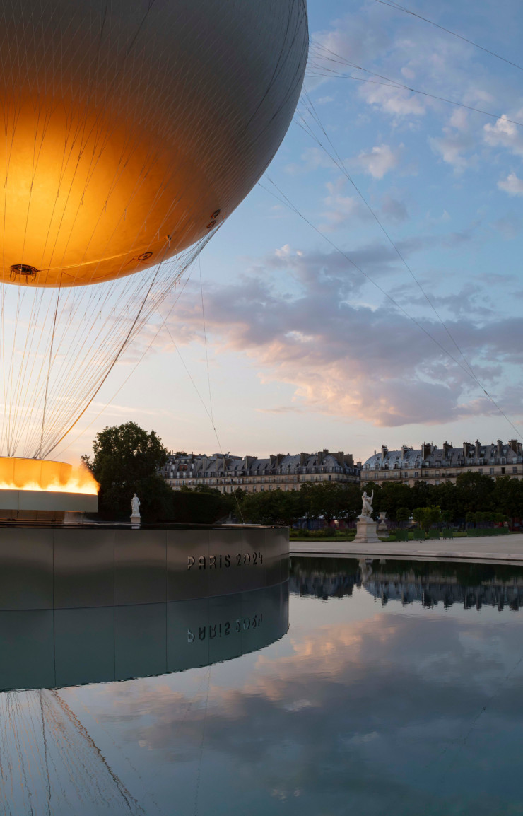 Considérée comme « un héritage » des jeux olympiques de Paris 2024, la vasque brillera chaque été jusqu’en 2028.