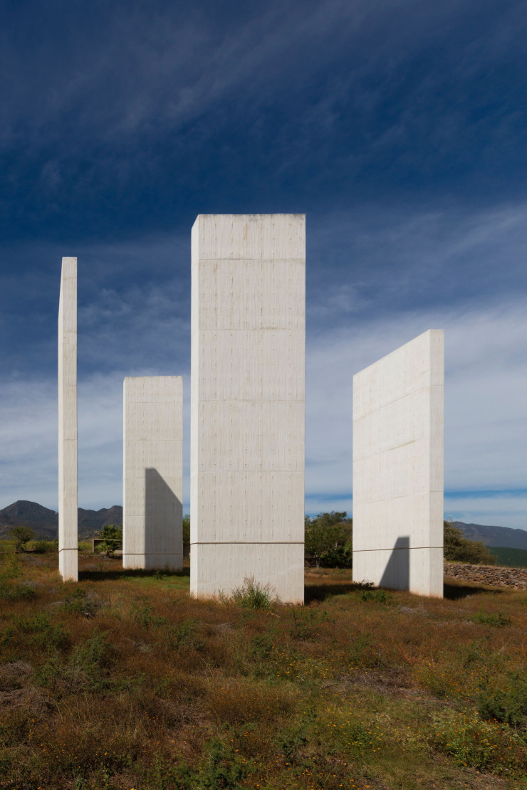 L’installation Chapelle de la gratitude, imaginée par les architectes Tatiana Bilbao et Derek Dellekamp. Elle marque la première étape de la « Ruta del Peregrino », à Lagunillas, non loin d’Ameca.