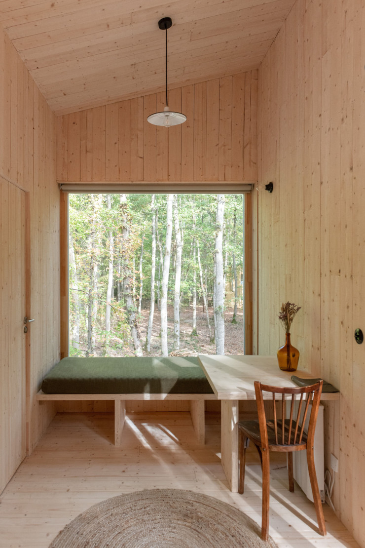 Dans l’une des cabanes de Youza Ecolodge, premier projet de Rodaa Studio en 2022.