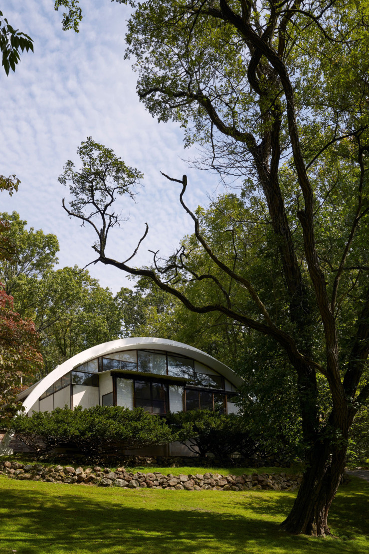 Le Conoid Studio, avec son toit en forme de coquille, est à la fois un atelier, une résidence et un showroom. Il date de 1959.