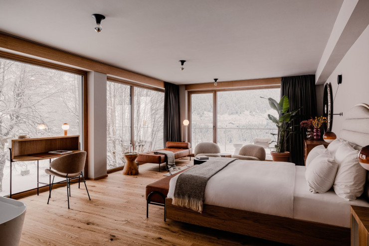 WeStudio a collaboré avec Amberdesign de Berlin pour les papiers peints des 70 chambres et suites.