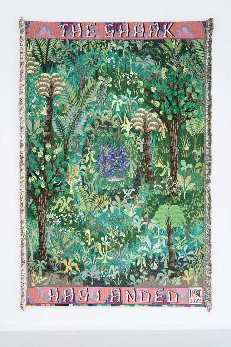 The Shark Has Landed (2023), tissage jacquard (255 x 165 cm).
