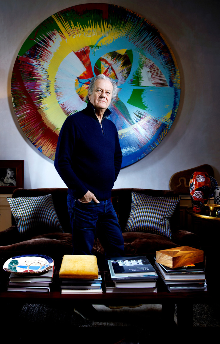 L’architecte et décorateur d’intérieur Jacques Grange, ici à son domicile parisien en 2014, s’est vu confier une carte blanche par le MAD à l’occasion de son exposition « 1925-2025. Cent ans d’Art déco ».