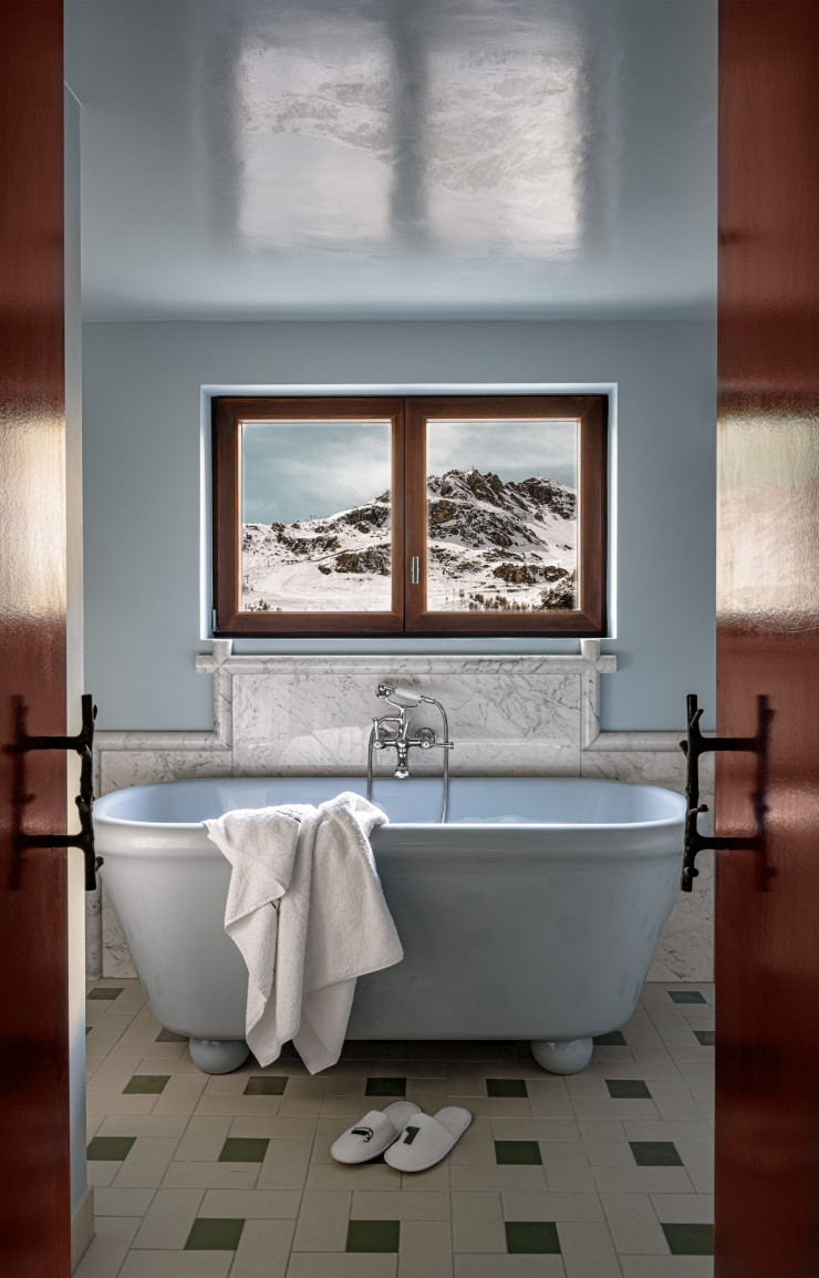 La salle de bain de la suite Bellevarde, au dernier étage de l&rsquo;Experimental Chalet Val d&rsquo;Isère.