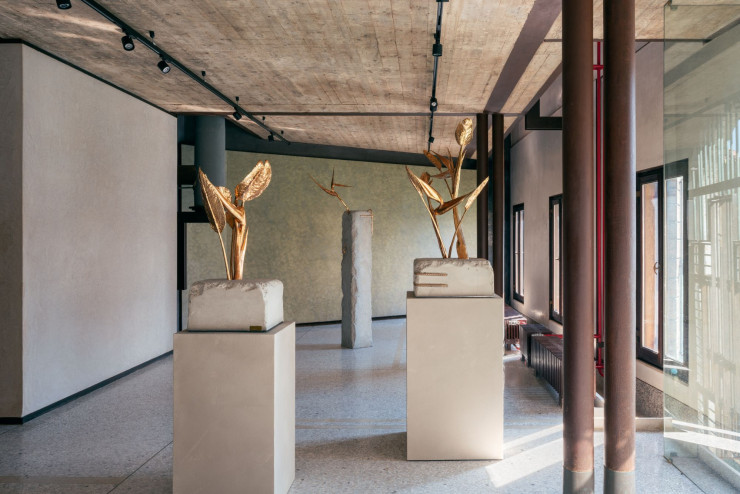 Aux manettes de la galerie Negropontes, Sophie Negropontes a installé l’antenne vénitienne de sa galerie parisienne dans le Palazzina Masieri, entièrement réaménagé par l’architecte italien Carlo Scarpa, en 1968.