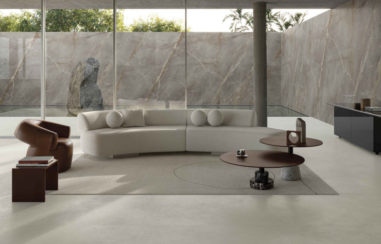 Sur le sol Ultra Mūra Sankira