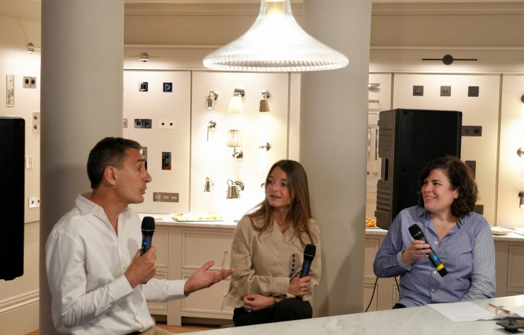 Paul Salas, architecte d’intérieur et cofondateur du Studio CMPS, Margaux Petit, Manager France chez Corston, Marie Godfrain, rédactrice en chef d’IDEAT.