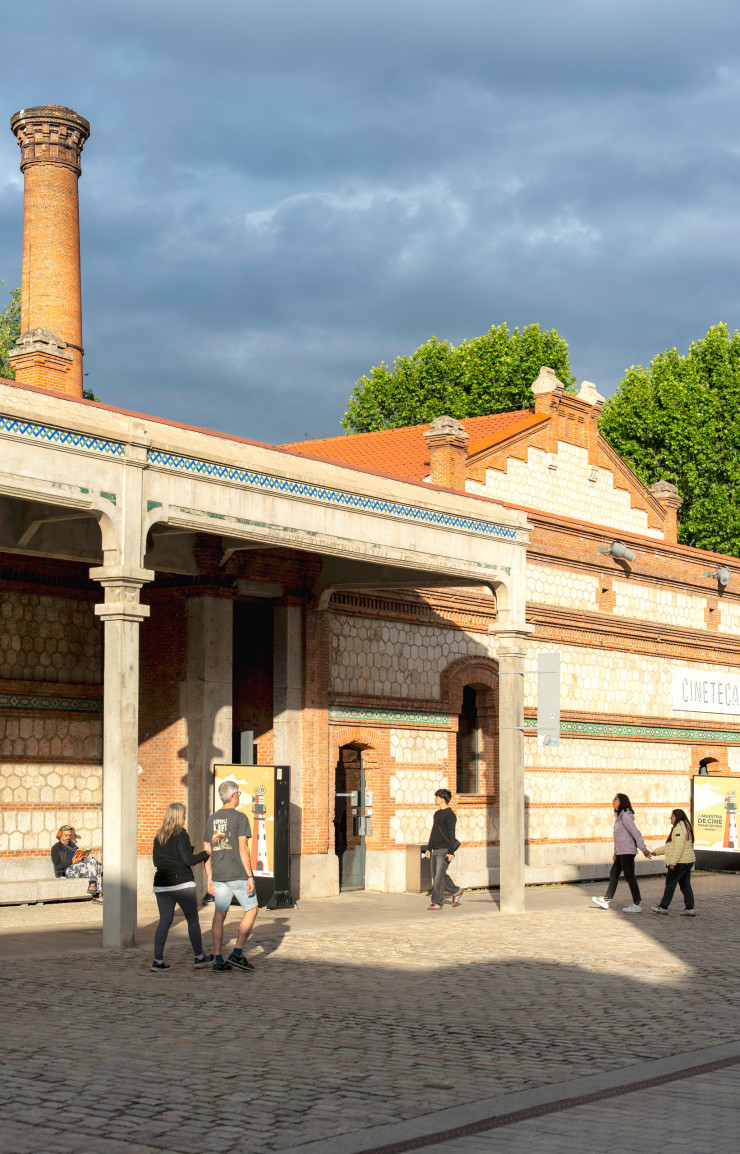 Ancien abattoir de style néo-mudéjar construit au début du XXe siècle, le Matadero est devenu un centre culturel et d’art contemporain.