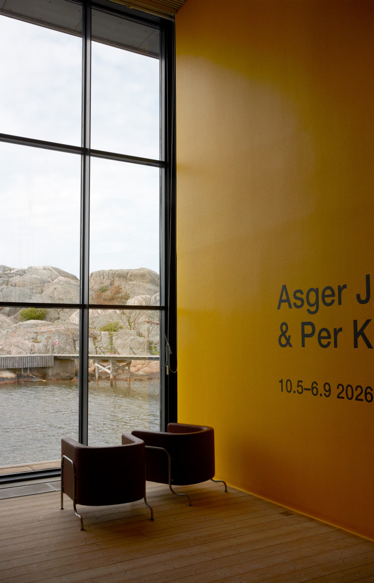 À Skärhamn, face à la mer, le Nordiska Akvarellmuseet (musée nordique de l’Aquarelle) présente une exposition consacrée aux Danois Asger Jorn et Per Kirkeby. L’institut dispose de cinq studios en bois pour accueillir des artistes en résidence.