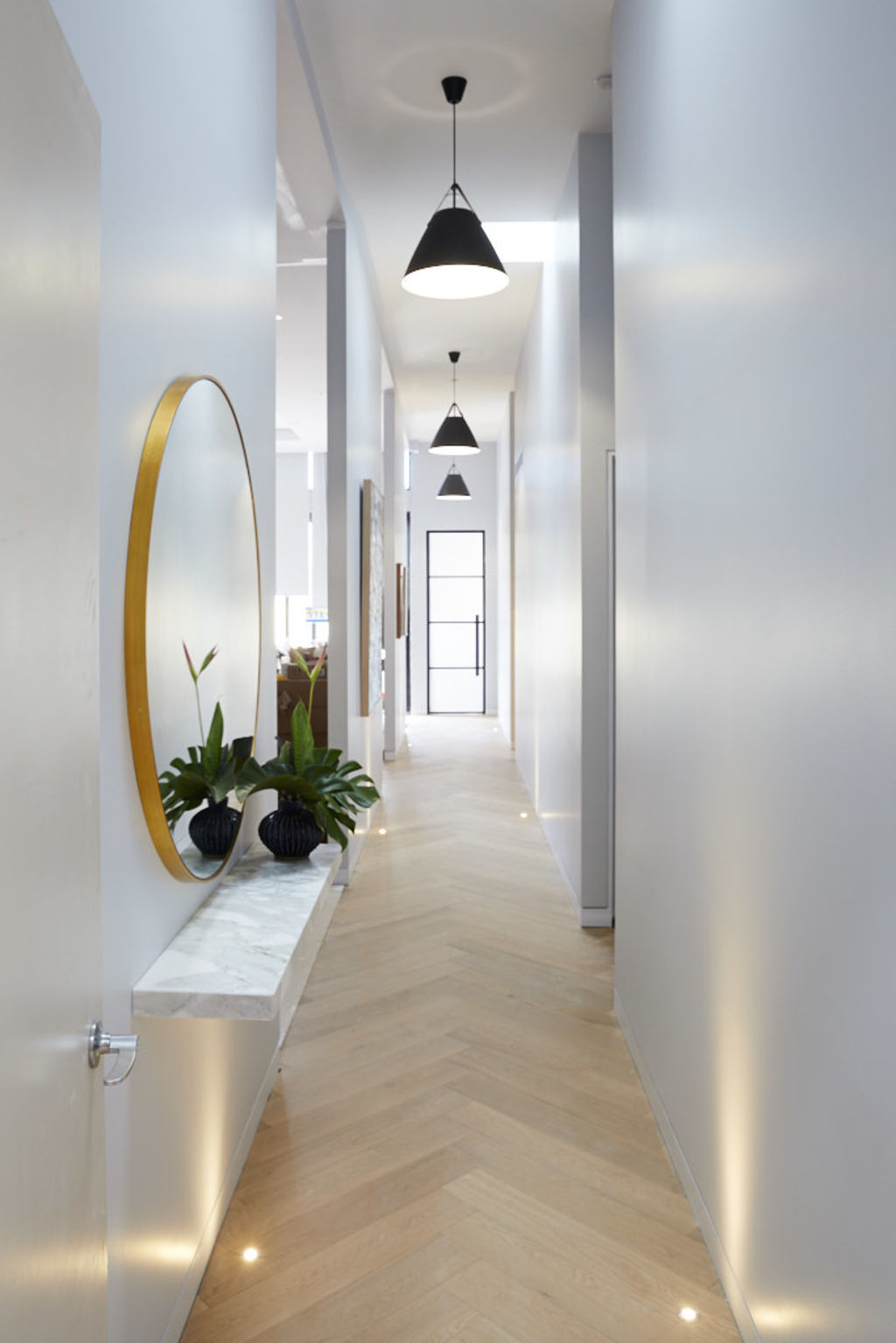 8 idées de Eclairage couloir  couloir, décorer un couloir, idée déco  couloir