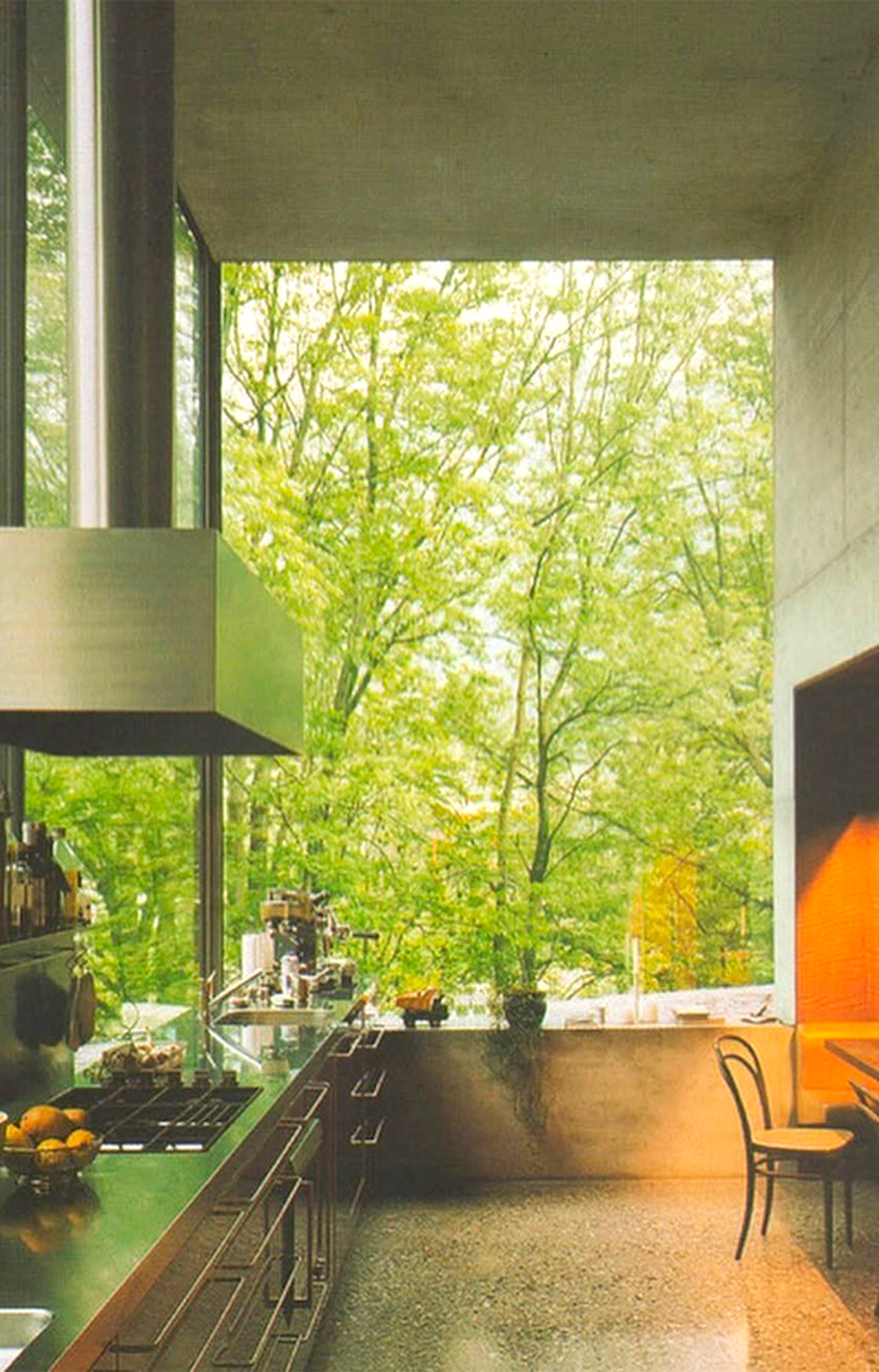 Demeure iconique : la Casa Z de Peter Zumthor, cube de béton et de verre.