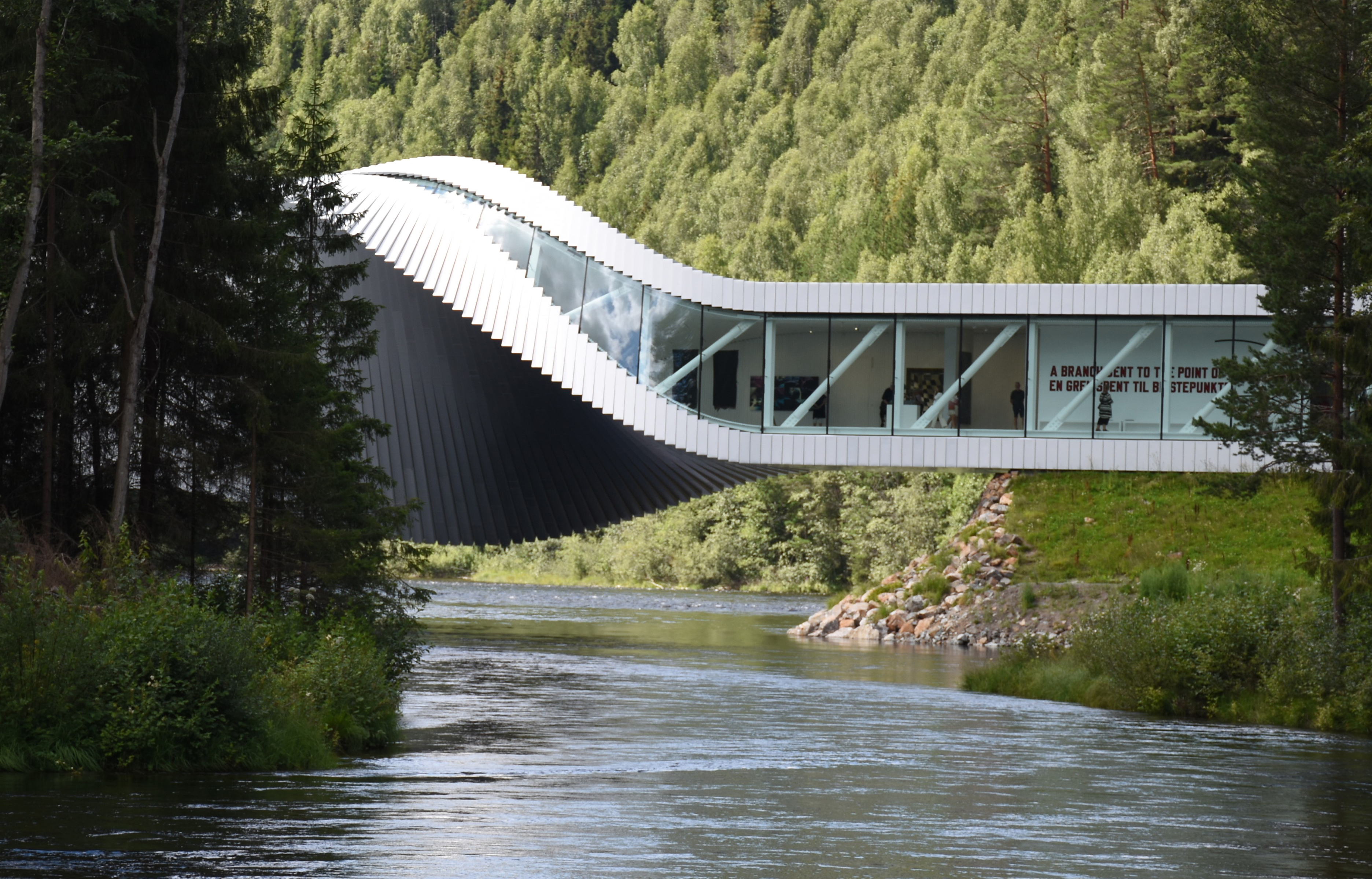 5 musées au design intersidéral - quand l’art s’expose dans des vaisseaux spatiaux - IDEAT - The Twist - BIG