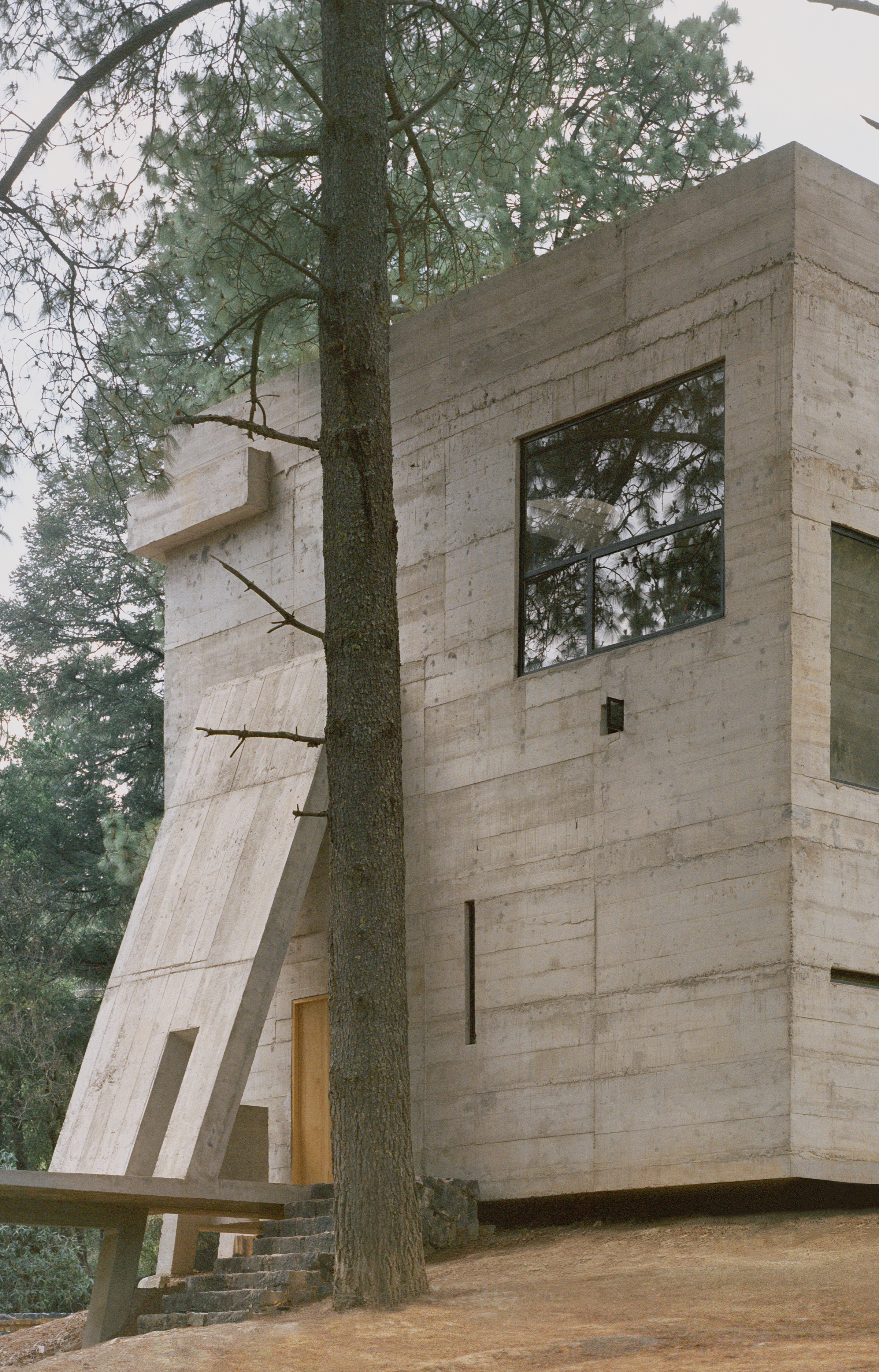 Casa Alférez : bunker chic et béton mystique à une heure de Mexico - IDEAT