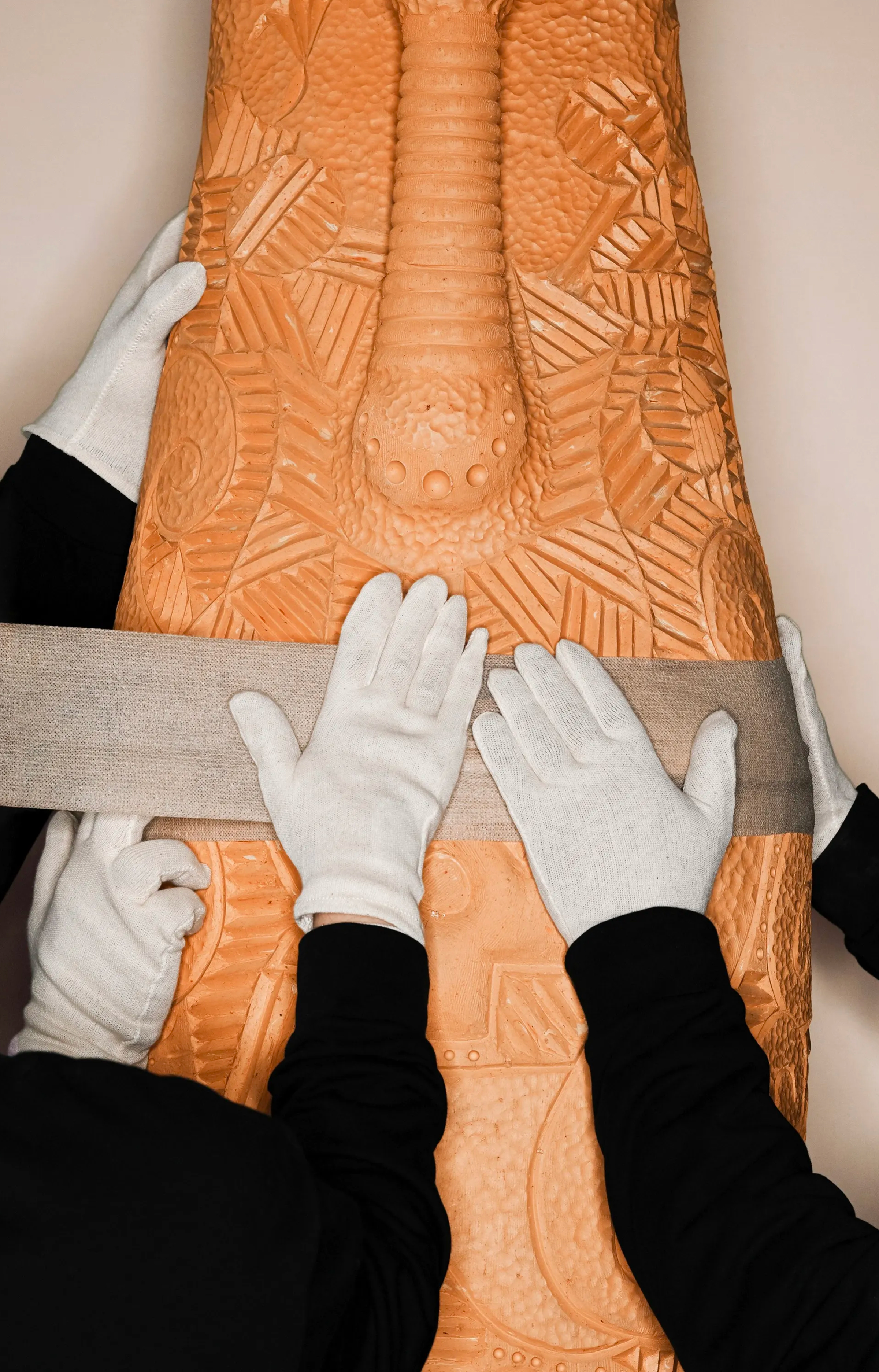 Entre feu, terre et lumière - les finalistes immanquables du Loewe Foundation Craft Prize 2025 - Kobina Adusah - IDEAT