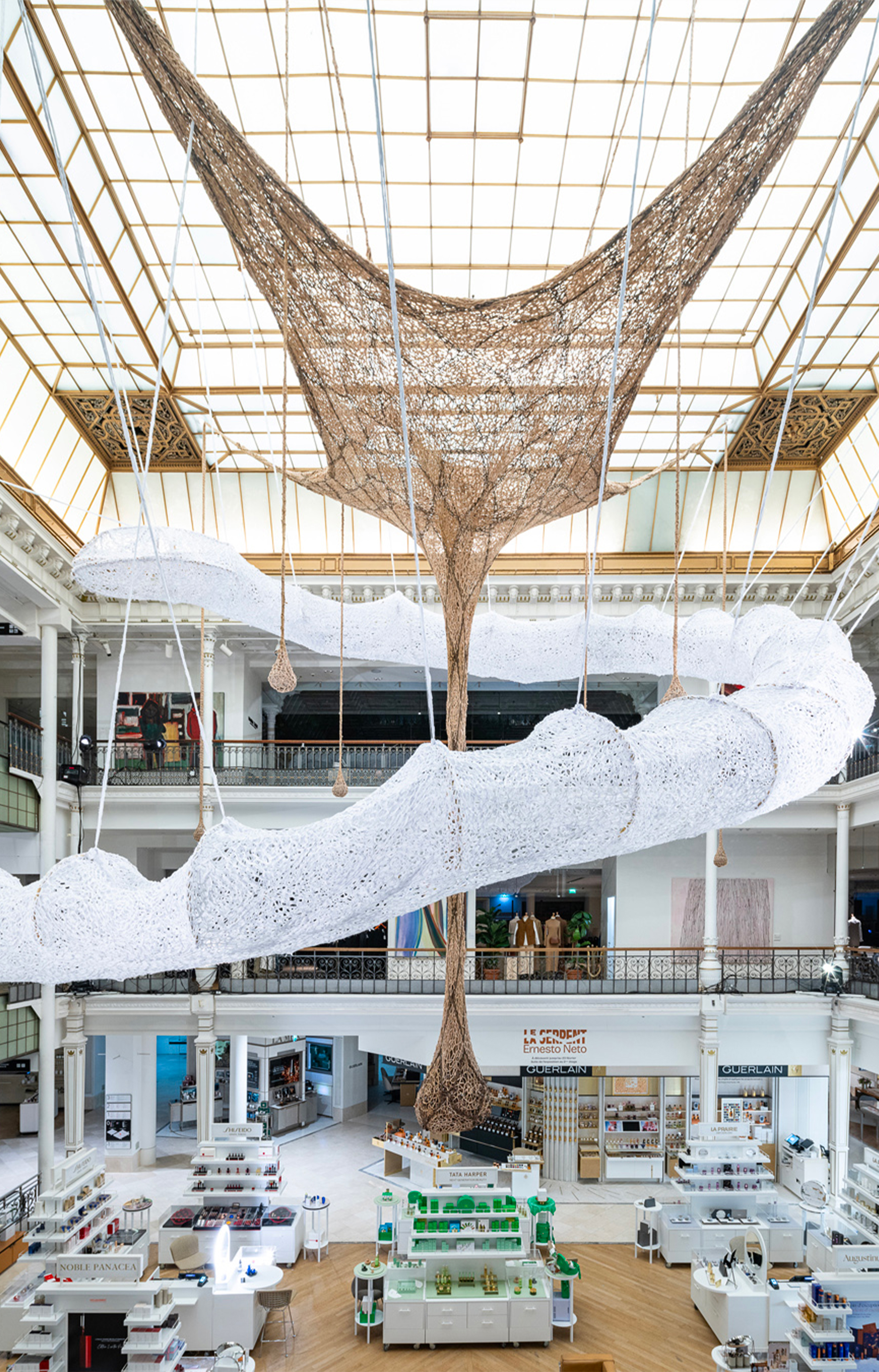 Le serpent, totem d’une année sous haute tension créative - IDEAT