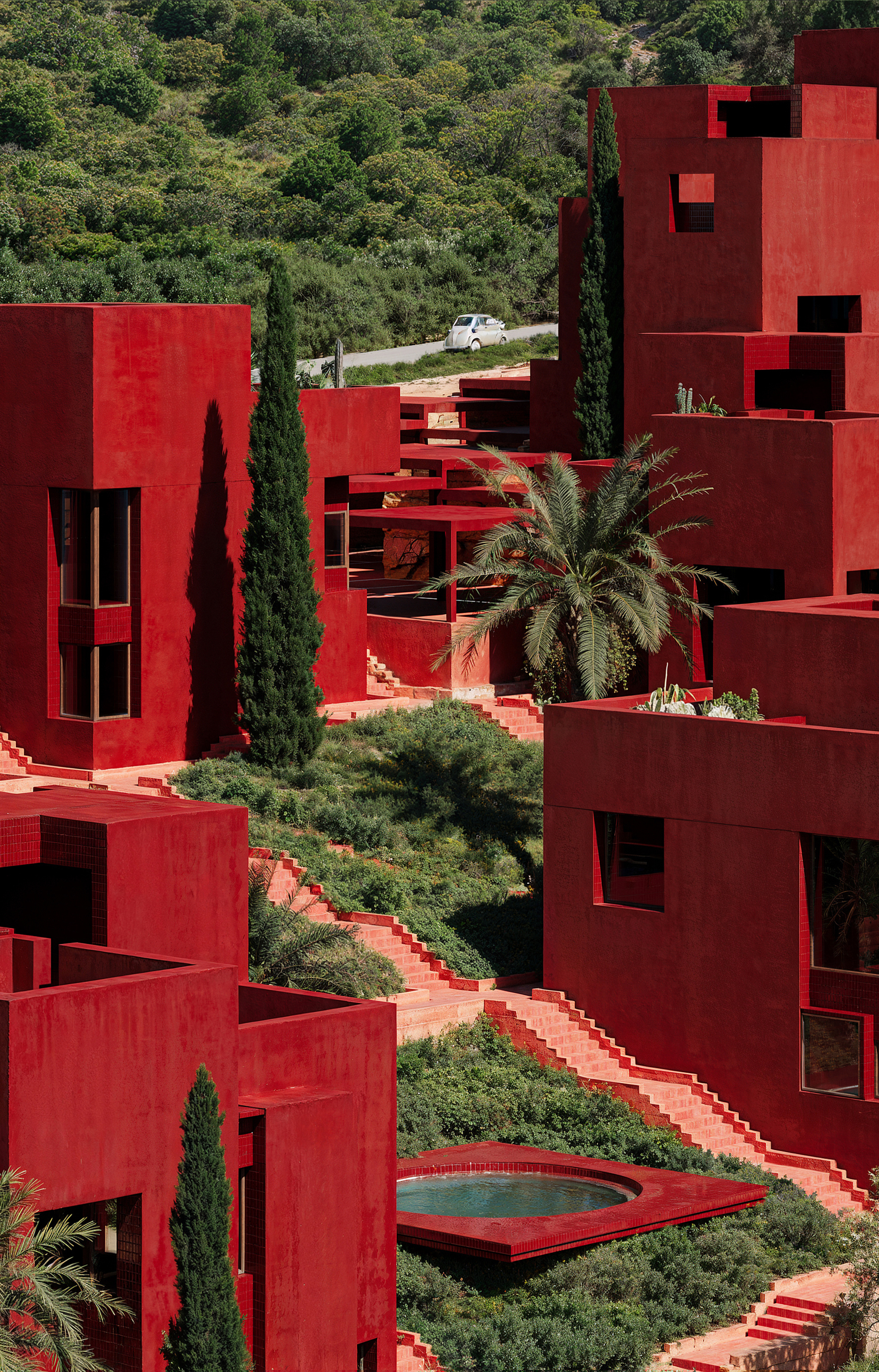 Objet design non identifié - le Red Sol Resort, château fort des temps modernes - IDEAT