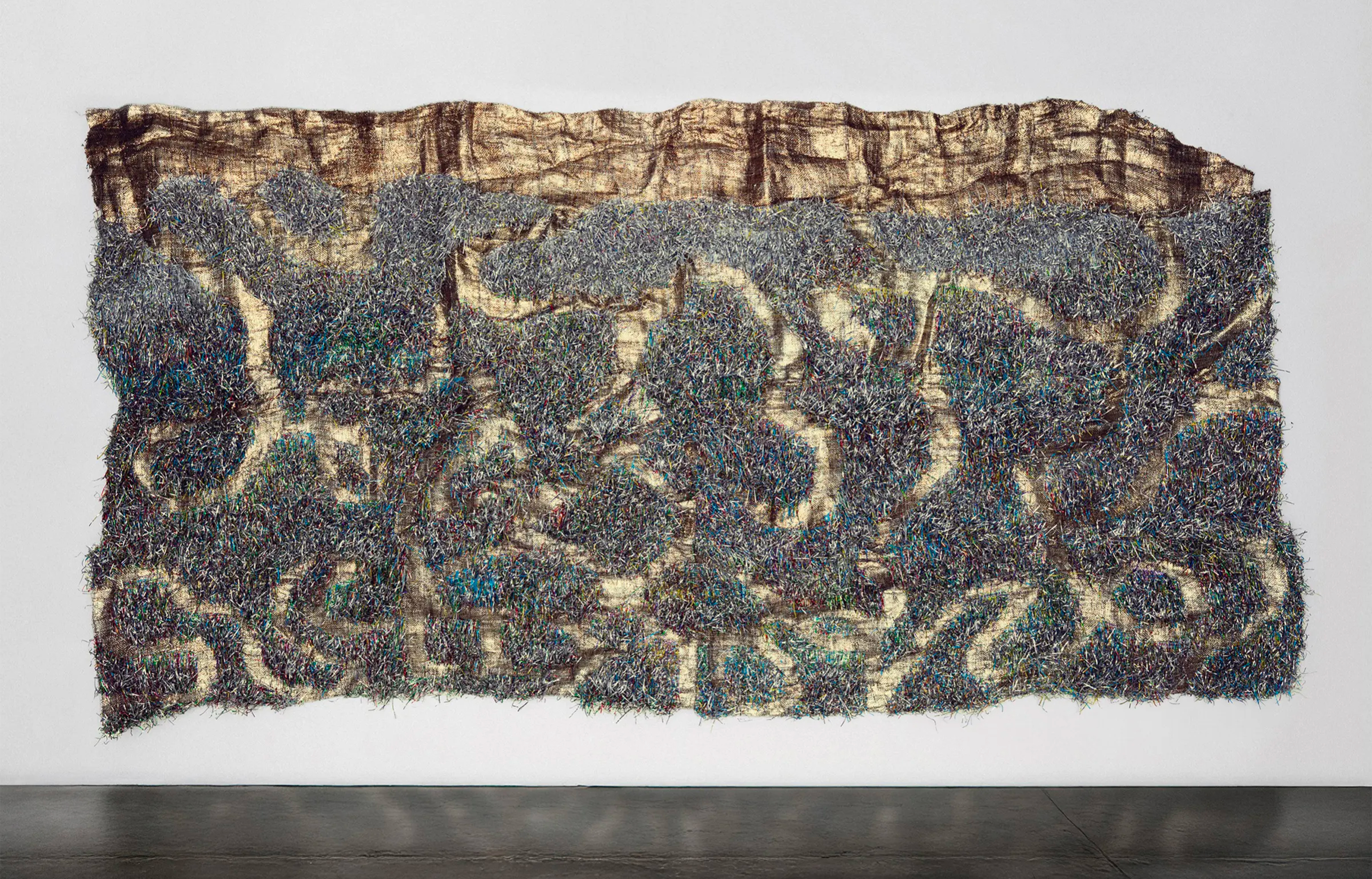Entre feu, terre et lumière - les finalistes immanquables du Loewe Foundation Craft Prize 2025 - IDEAT - Dickens Otieno