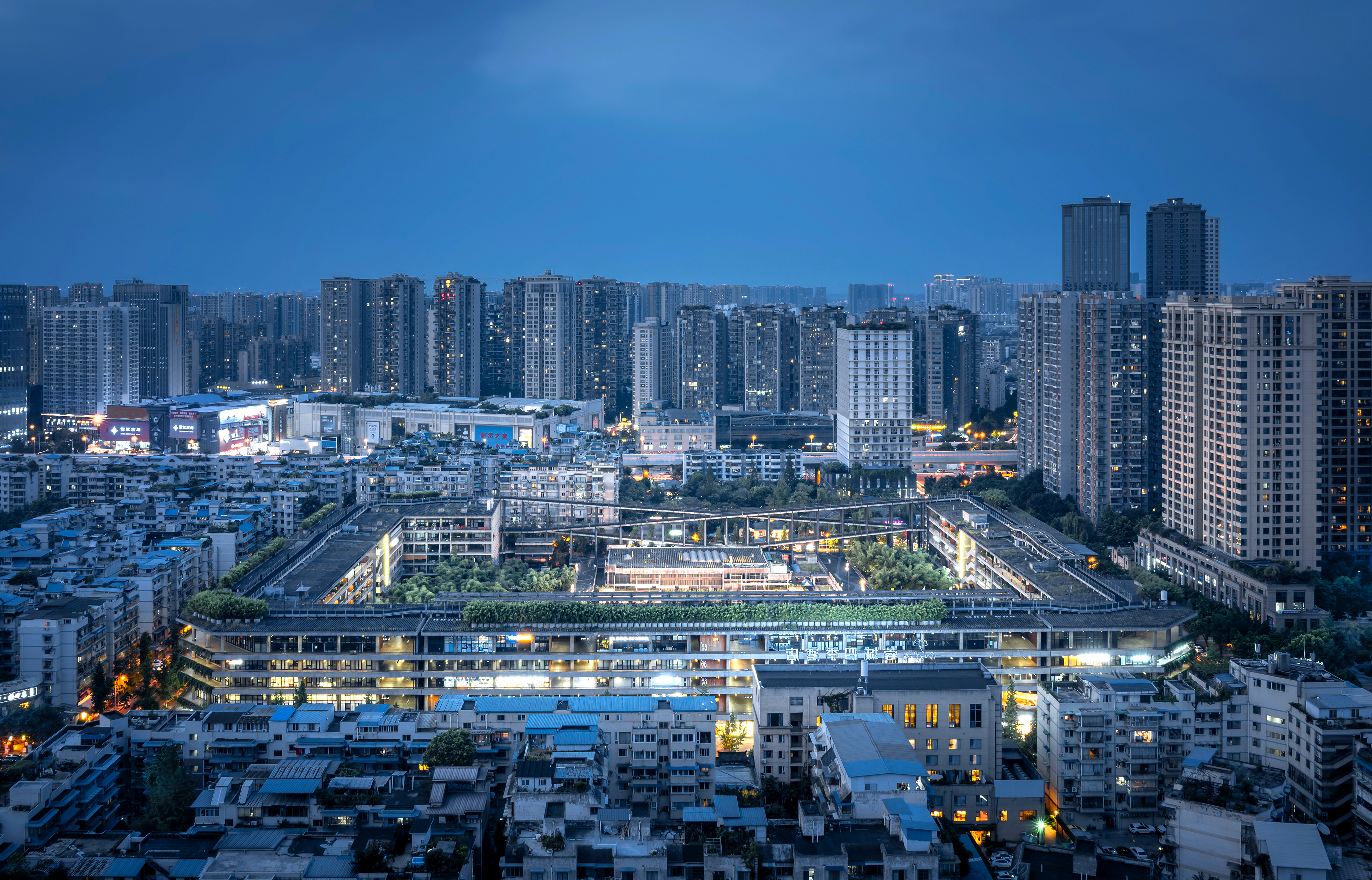 West Village, Chengdu - L'architecte Liu Jiakun, Prix Pritzker 2025, en 5 projets humanistes - IDEAT