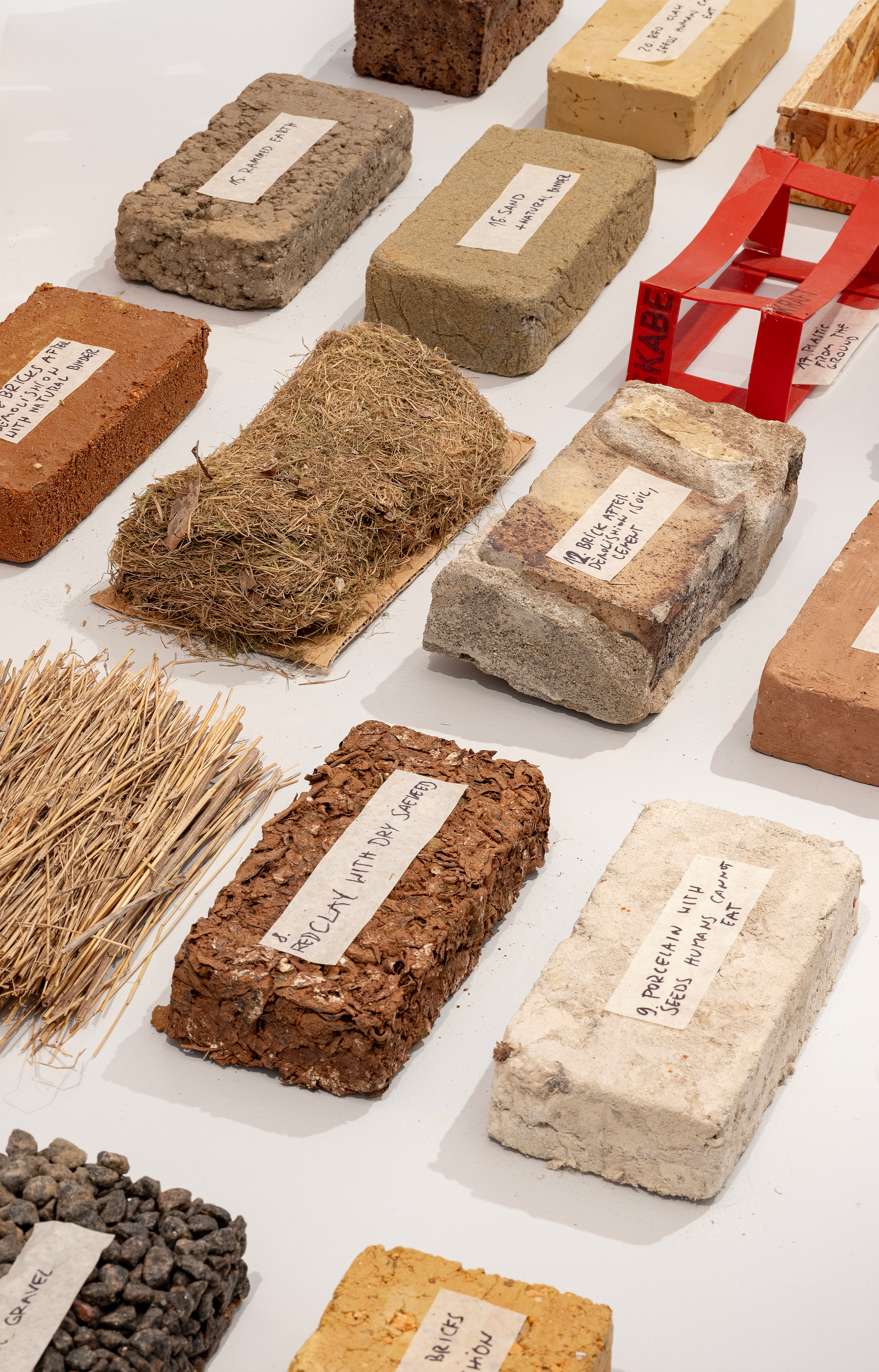 exposition "que veux-tu, brique" au CID Grand-Hornu - IDEAT