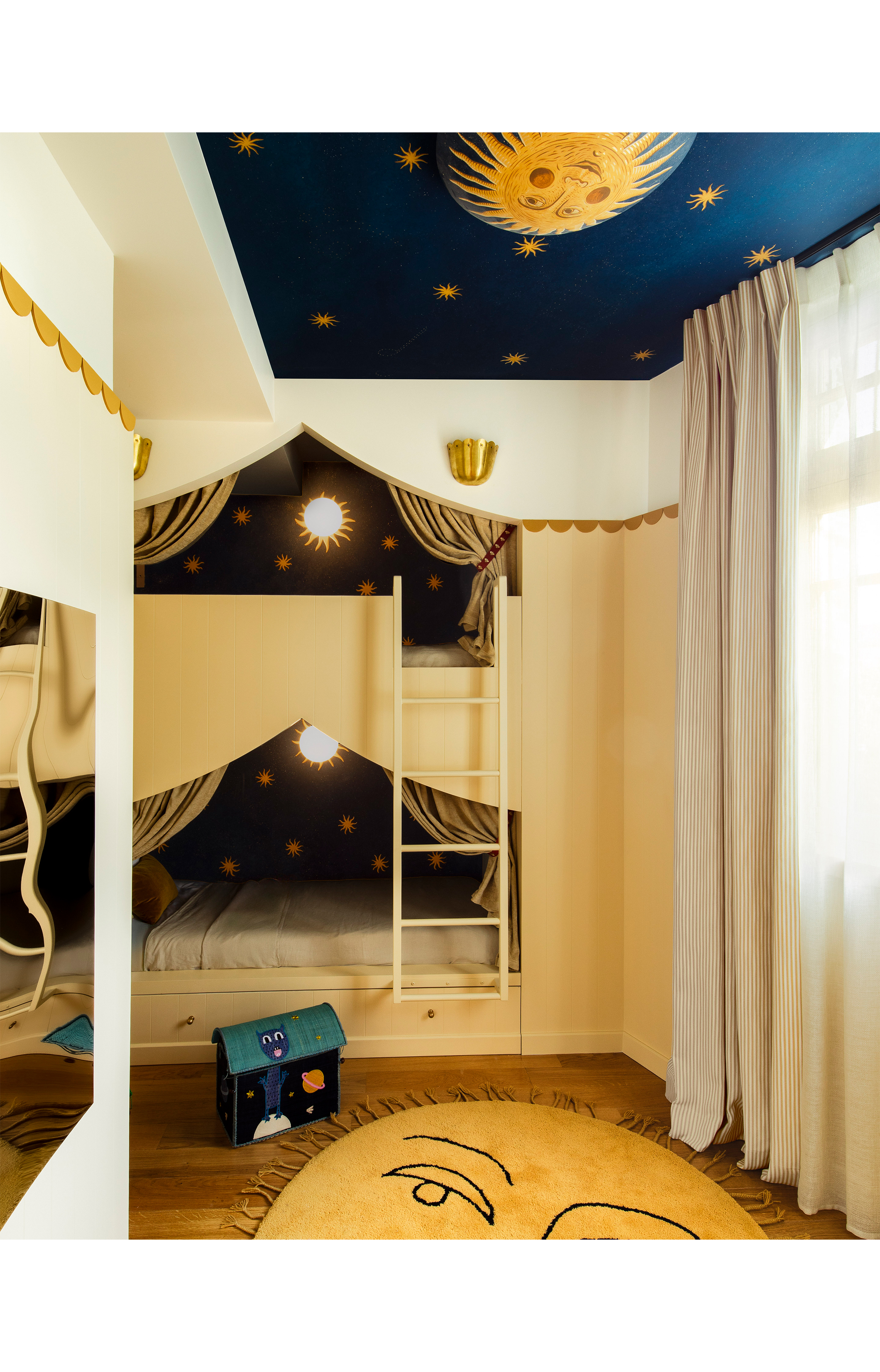 À Montmartre, la nouvelle maison hôtelière d'Iconic House joue les maisons d’artistes surréalistes