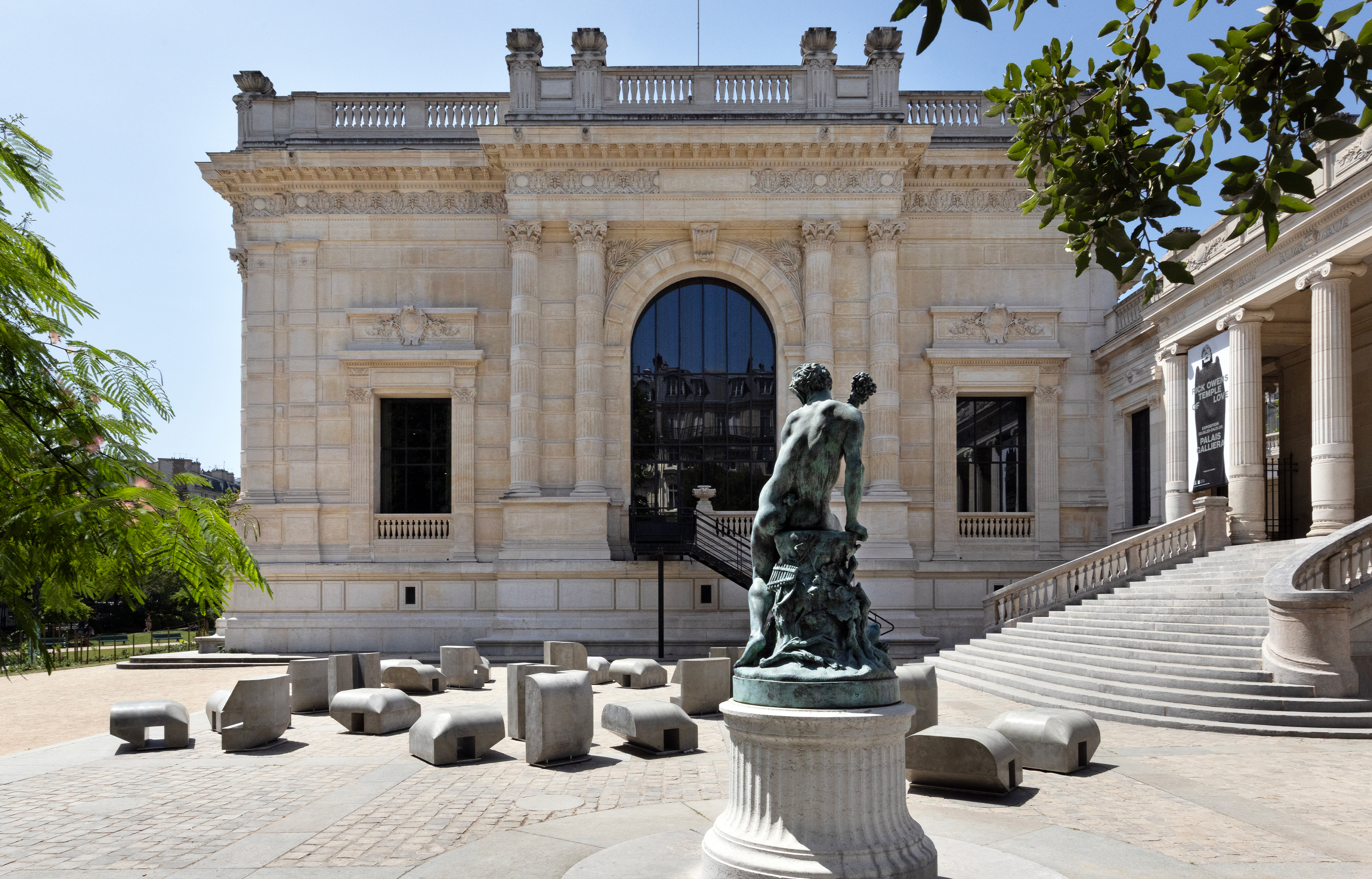 "Temple of Love" : Rick Owens sublime l’étrange au Palais Galliera - IDEAT