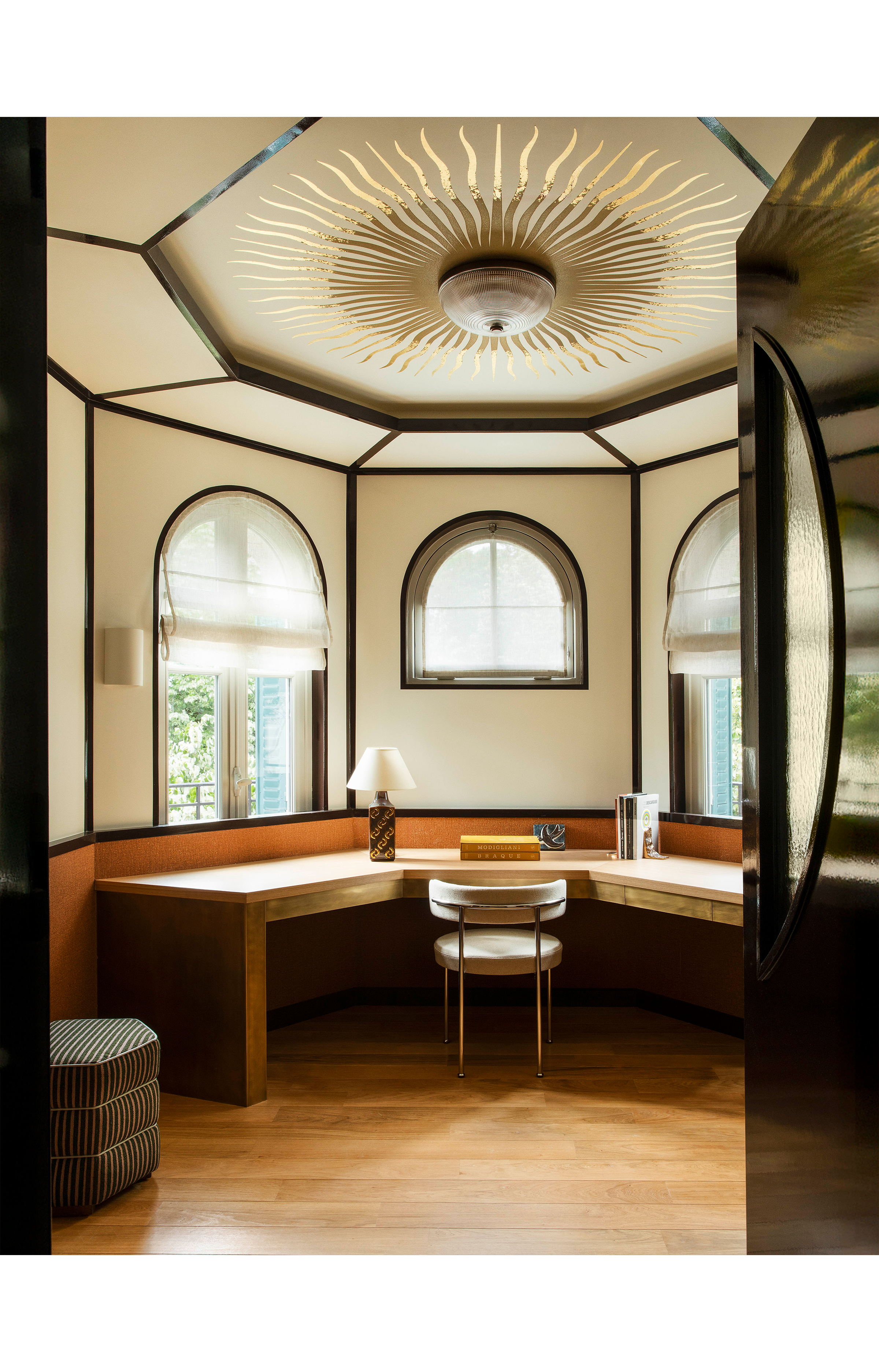 À Montmartre, la nouvelle maison hôtelière d'Iconic House joue les maisons d’artistes surréalistes
