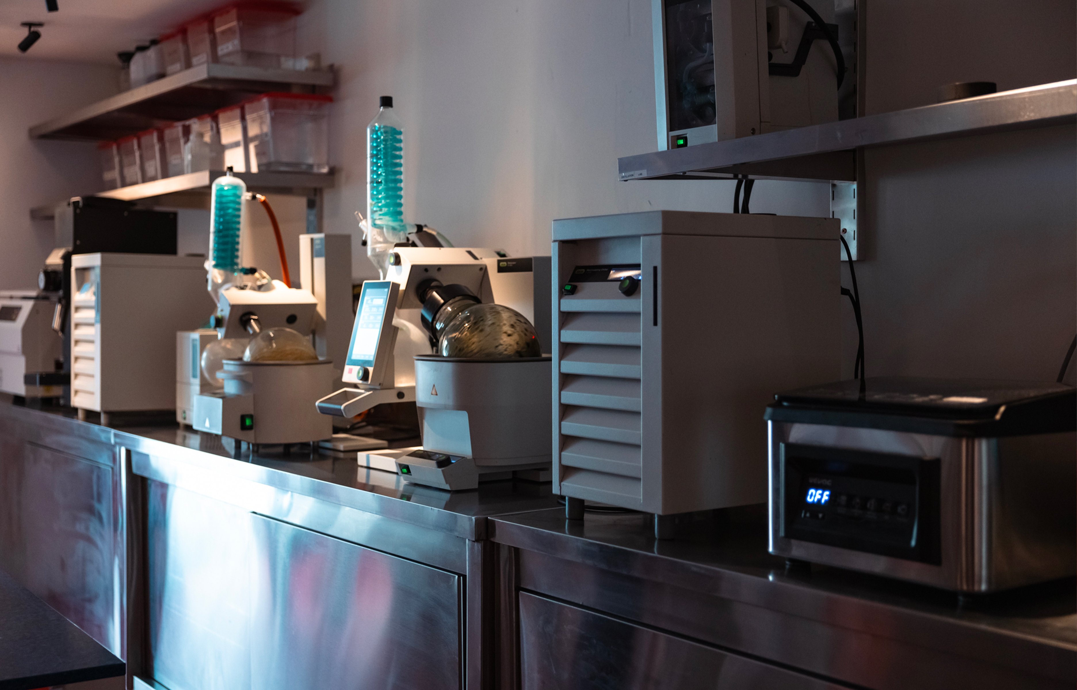 Dans les bars de Remy Savage, le design parle, et le cocktail répond - IDEAT