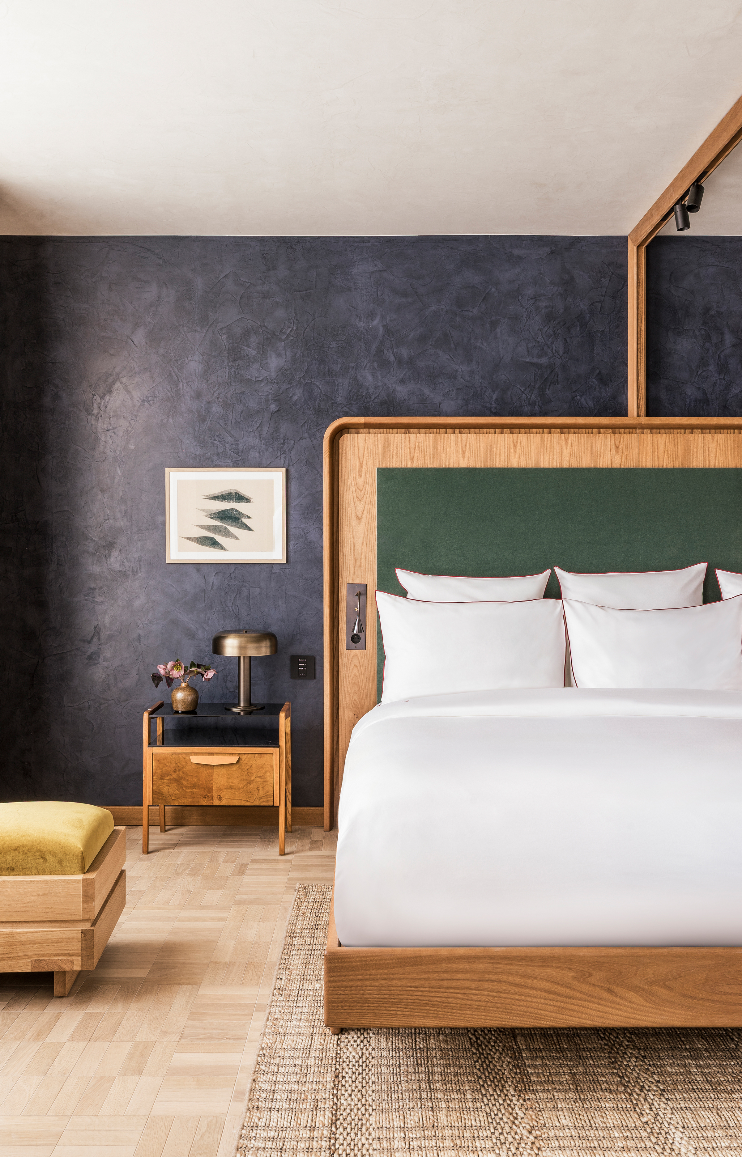 Art contemporain, design de collection : l’hôtel devient scène culturelle - IDEAT