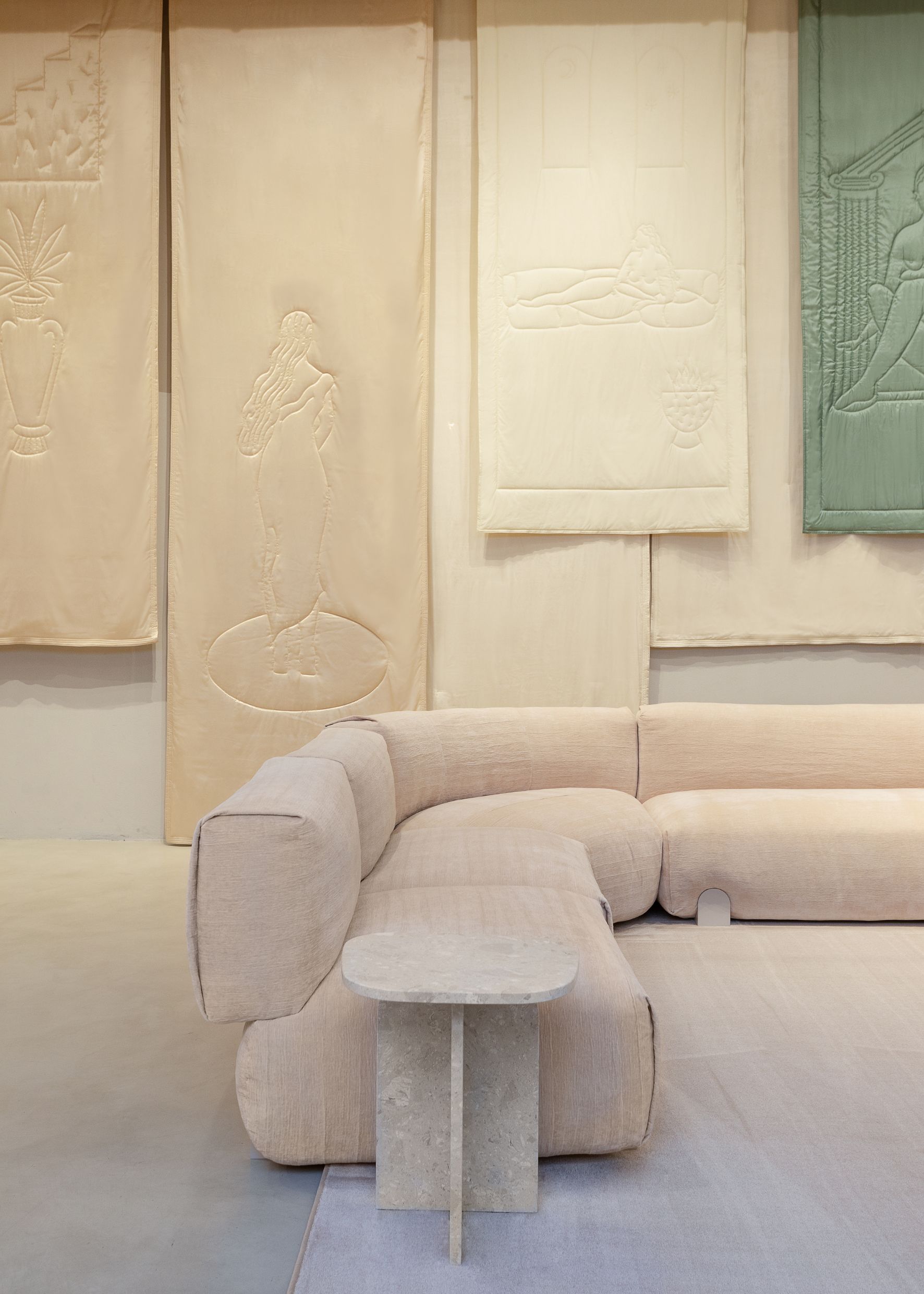 Sale temps pour les blasés, le Salon de Milan n’a jamais été aussi intéressant. Parce qu’en plus des nouveautés, Il Salone, sur la foire et en ville, est aussi un espace culturel