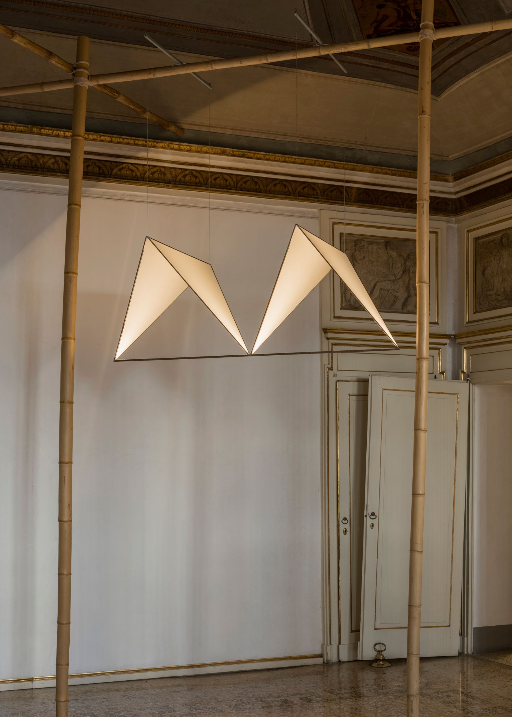 Sale temps pour les blasés, le Salon de Milan n’a jamais été aussi intéressant. Parce qu’en plus des nouveautés, Il Salone, sur la foire et en ville, est aussi un espace culturel