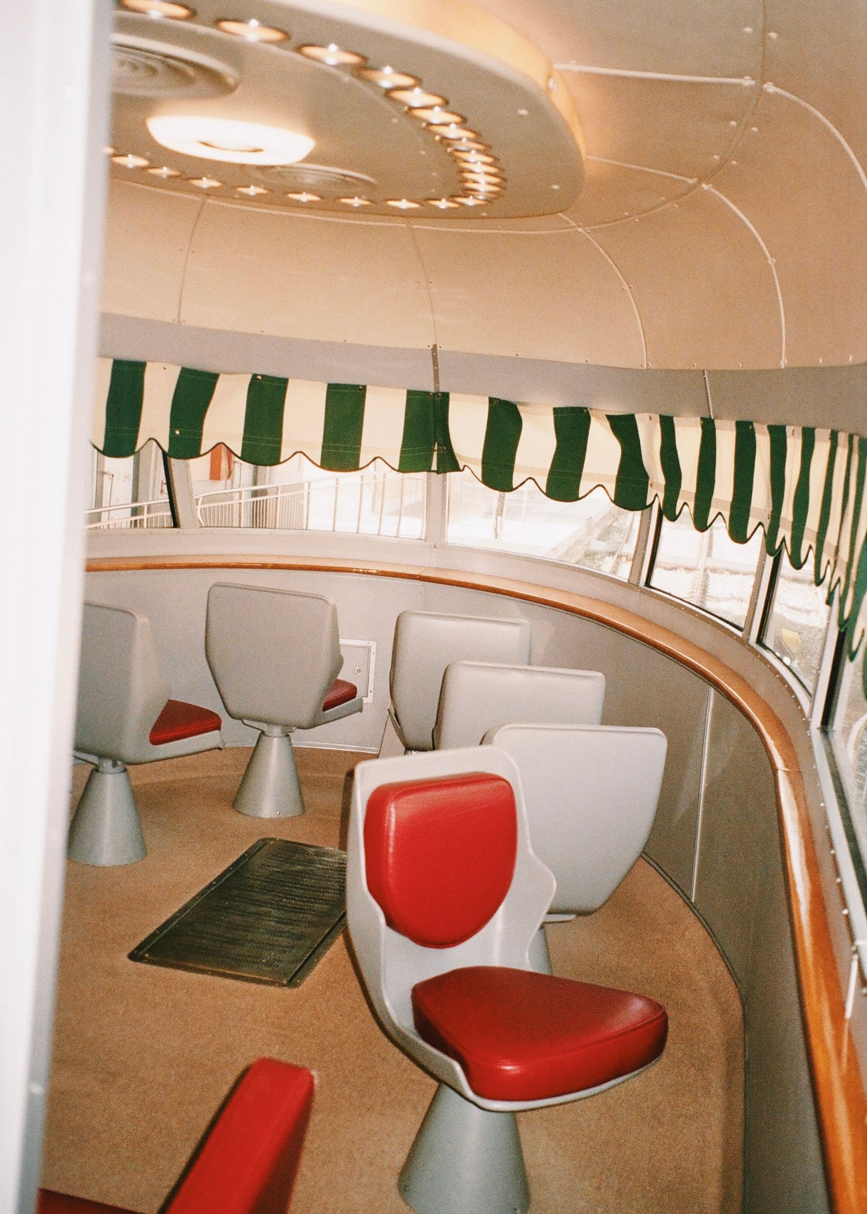 Sale temps pour les blasés, le Salon de Milan n’a jamais été aussi intéressant. Parce qu’en plus des nouveautés, Il Salone, sur la foire et en ville, est aussi un espace culturel