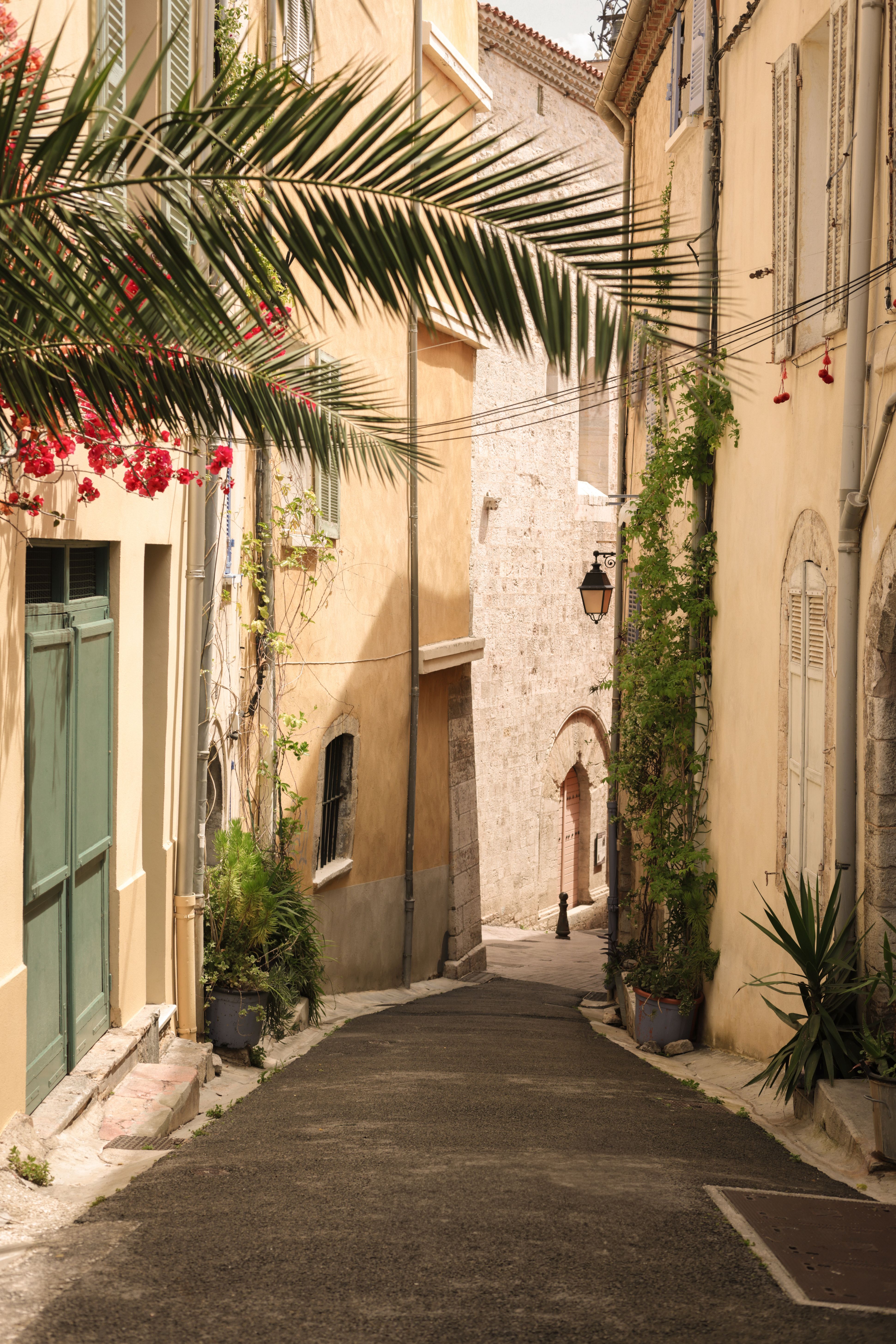 Avec la Design Parade, ces deux villes font rayonner le Sud au-delà des frontières de Marseille ou de Saint-Tropez. Visite guidée en compagnie de locaux avisés et sélection de bonnes adresses