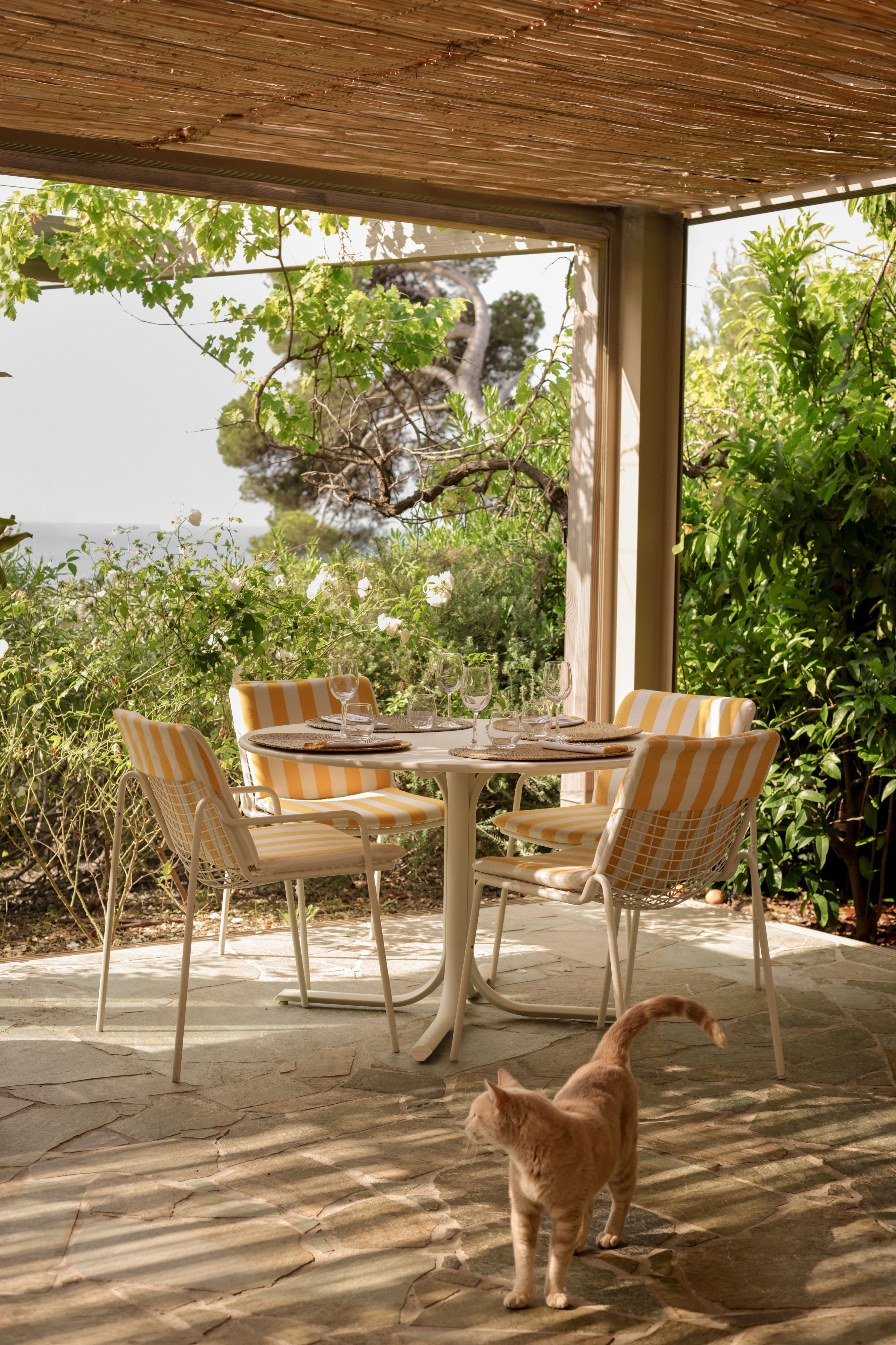 Avec la Design Parade, ces deux villes font rayonner le Sud au-delà des frontières de Marseille ou de Saint-Tropez. Visite guidée en compagnie de locaux avisés et sélection de bonnes adresses