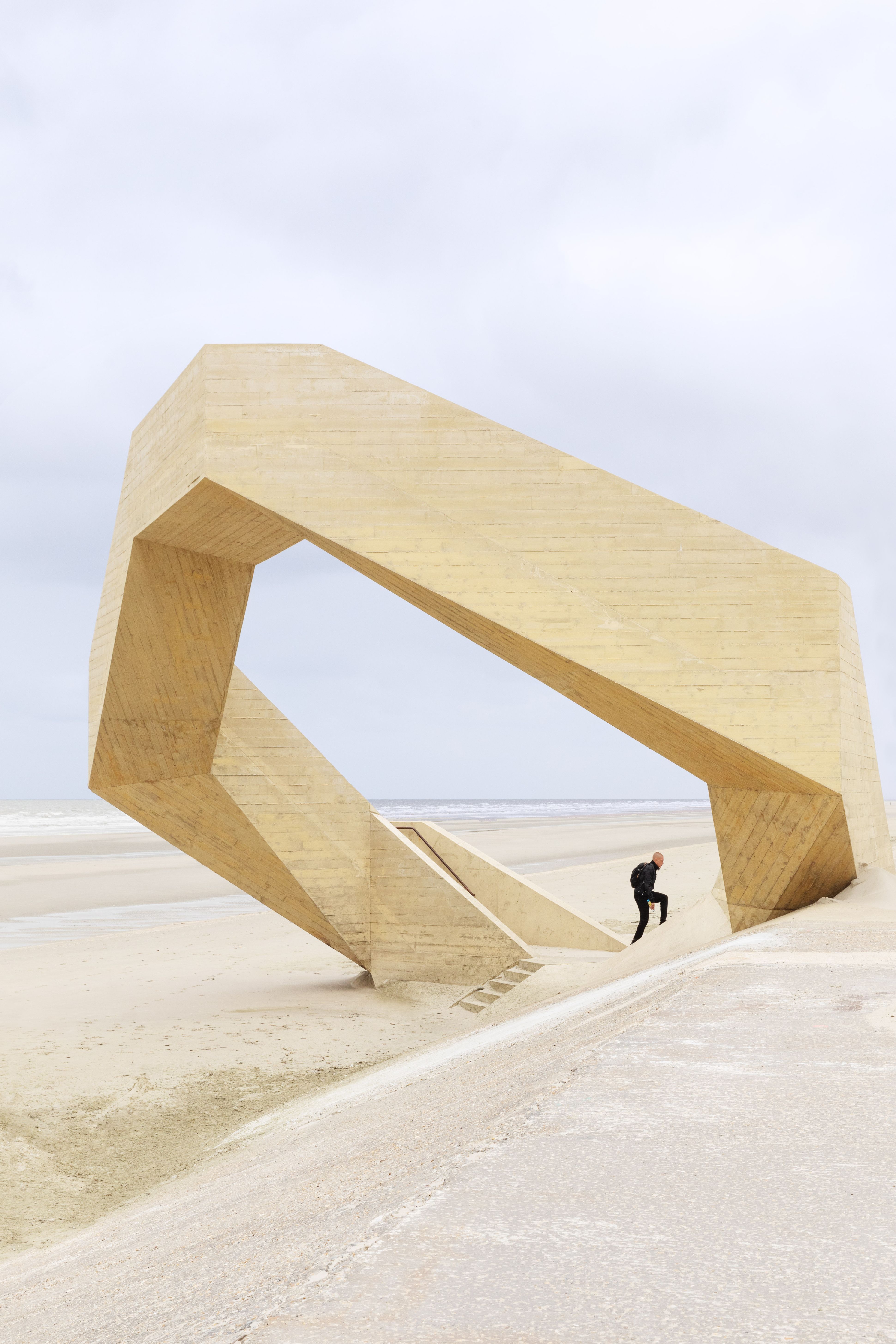 La Flandre littorale abrite de nombreuses architectures contemporaines et créations artistiques qui dialoguent avec la nature. Road trip