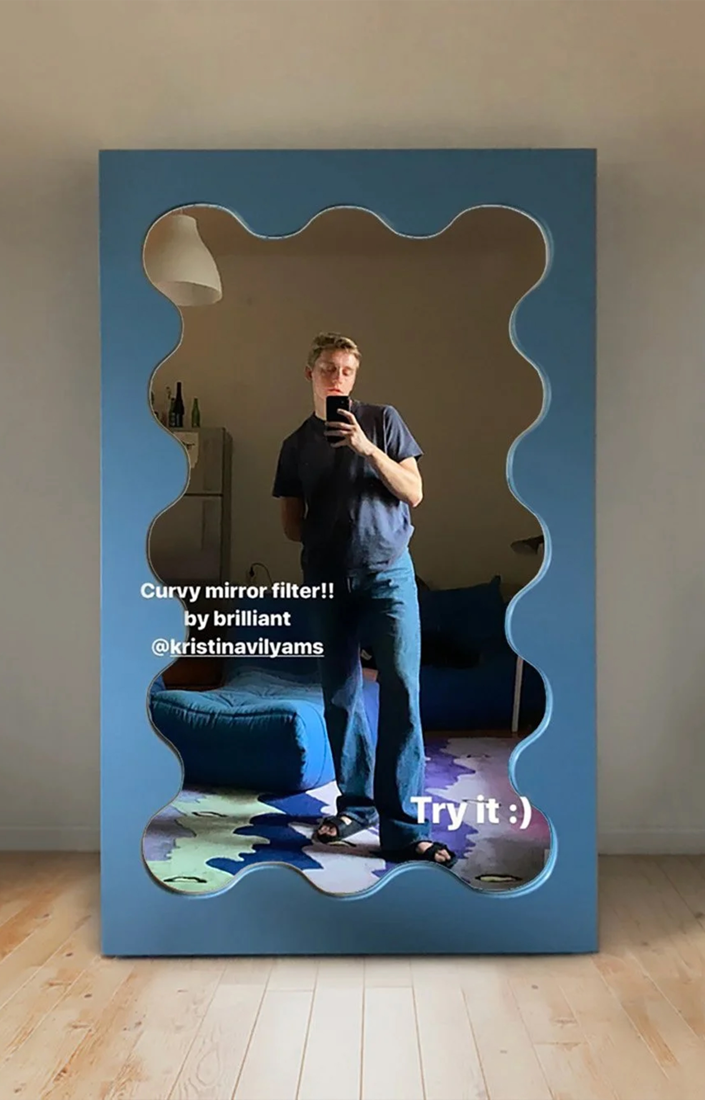 Pourquoi le miroir reflète-t-il autant notre époque ?