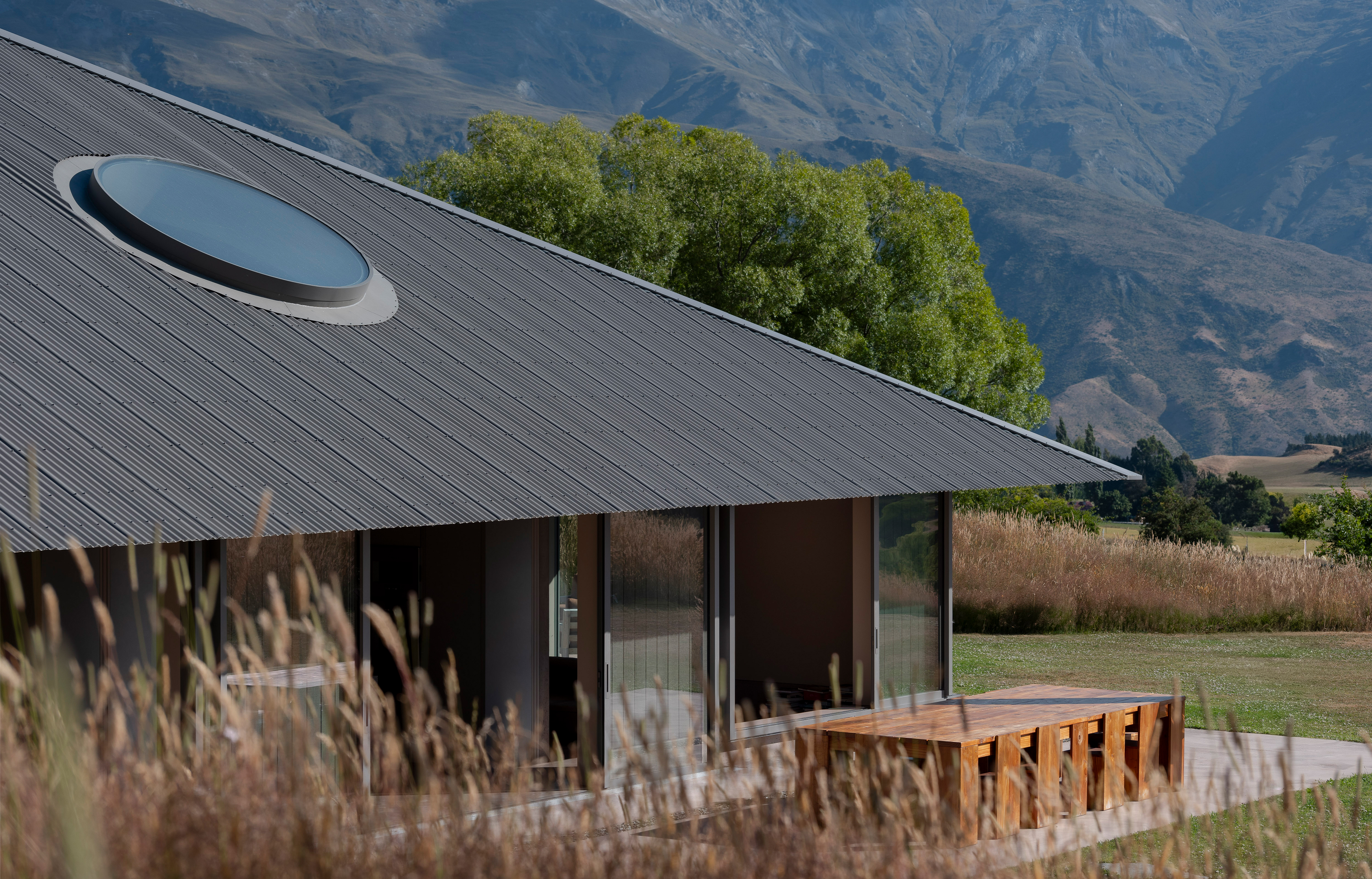 Openfield House : la grande maison dans la prairie