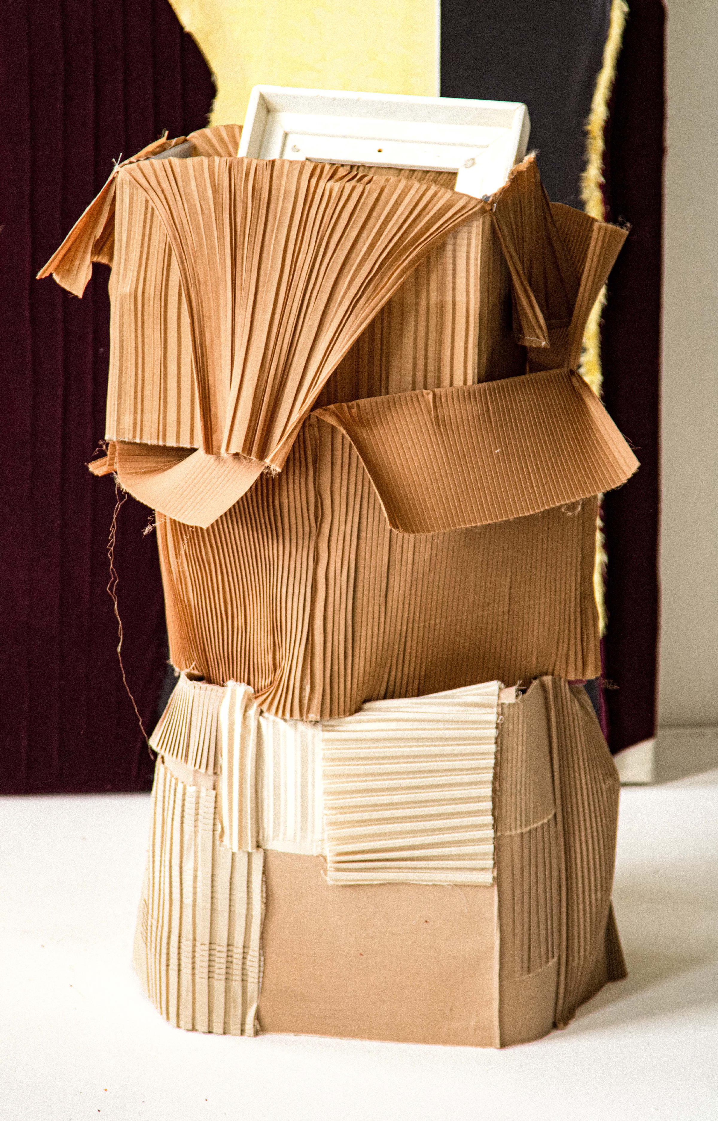 Tendance - Carton ondulé, design affûté, le matériau modeste qui fait sensation - IDEAT - Lisa Bravi et Romain Joly_