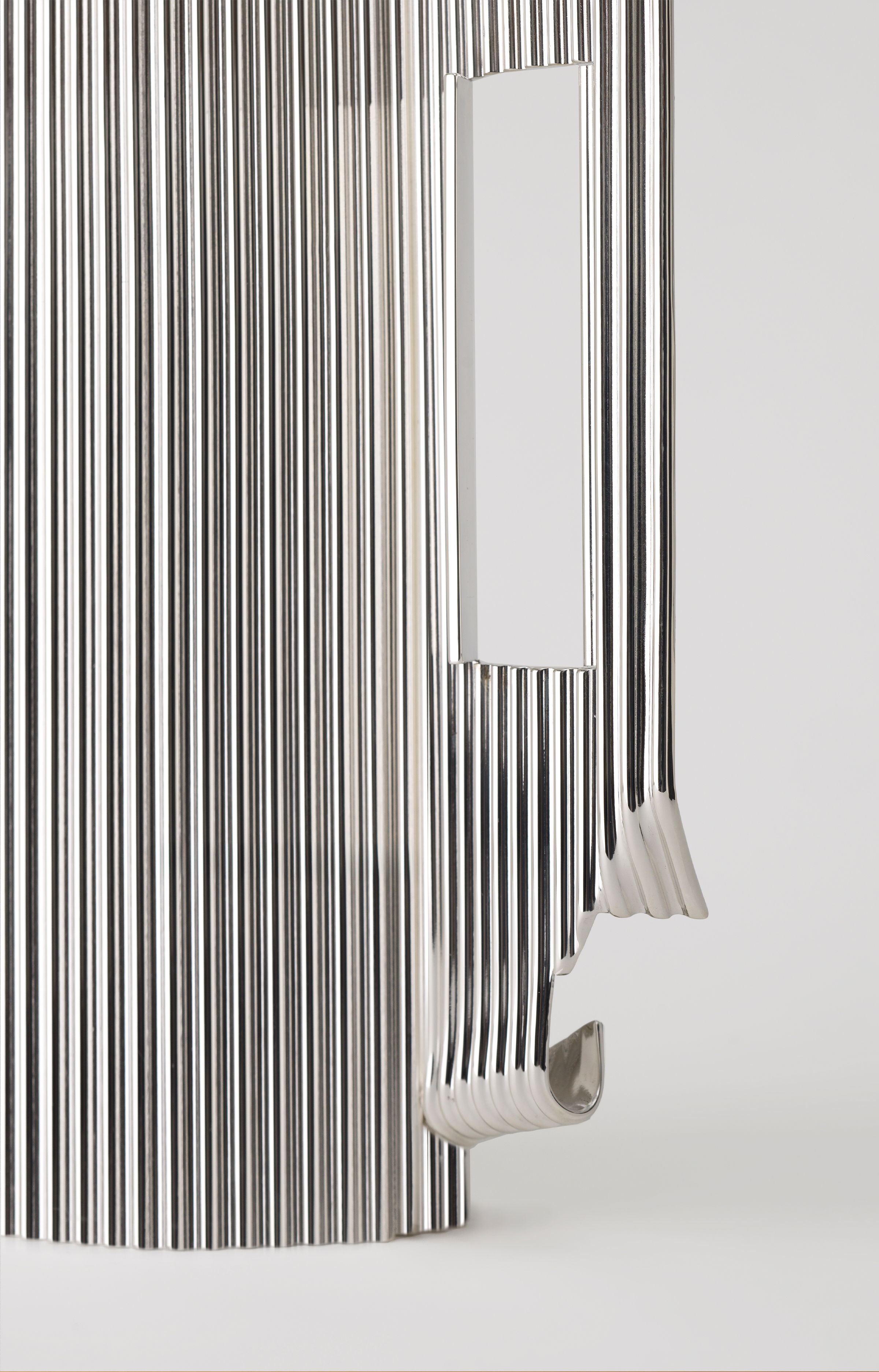 Tendance - Carton ondulé, design affûté, le matériau modeste qui fait sensation - IDEAT - puiforcat_