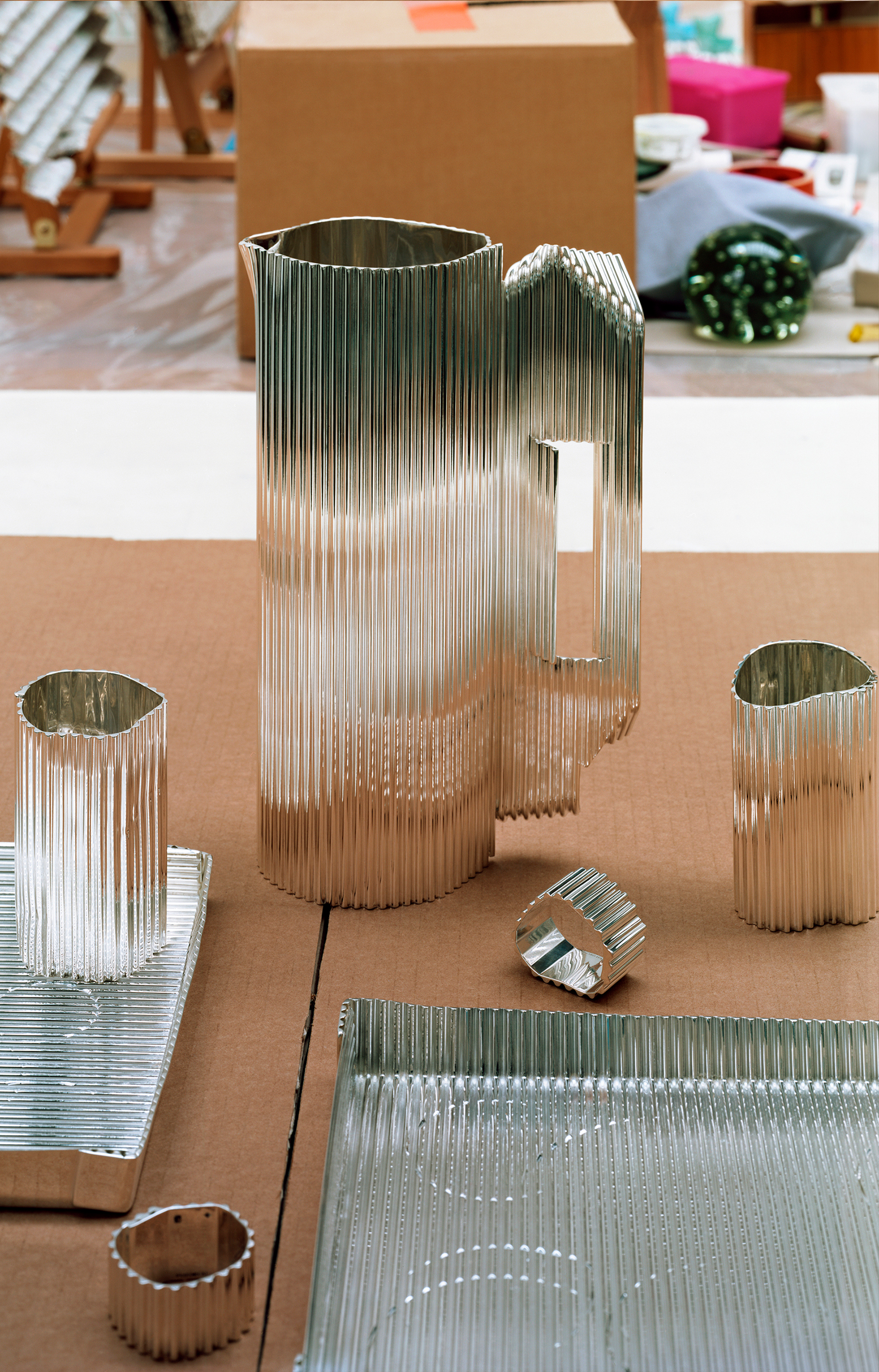 Tendance - Carton ondulé, design affûté, le matériau modeste qui fait sensation - IDEAT - puiforcat_