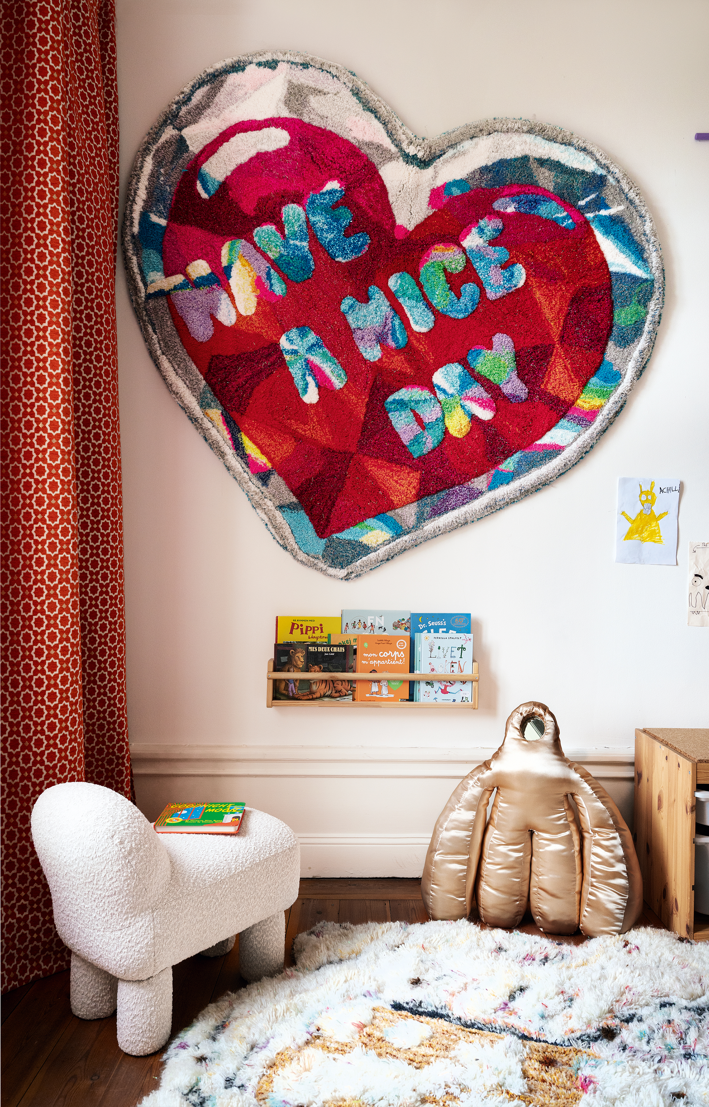 À Stockholm, Paola Bjäringer fait de son appartement une œuvre vivante