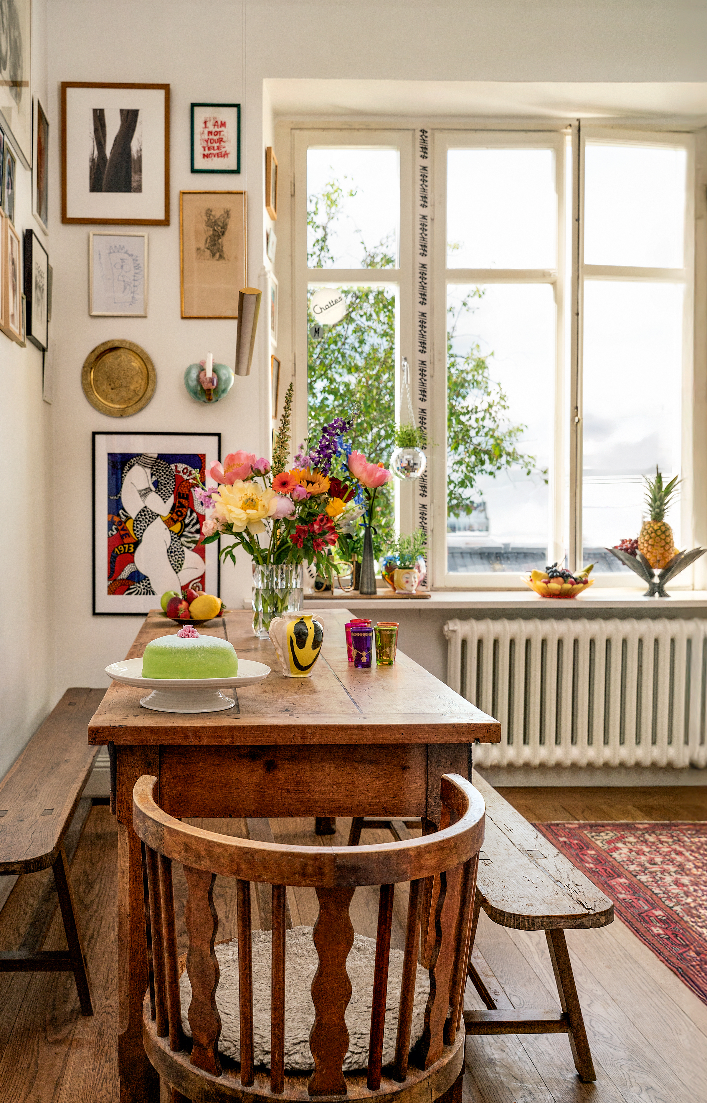 À Stockholm, Paola Bjäringer fait de son appartement une œuvre vivante