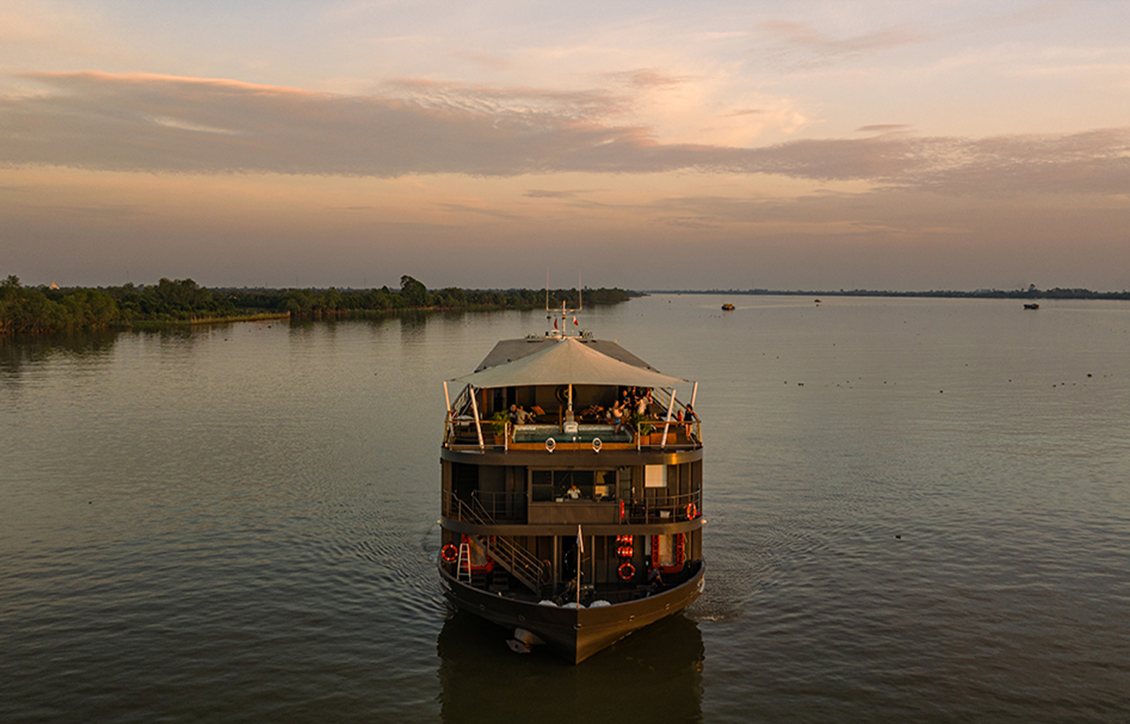À bord du silence : les nouvelles croisières de luxe qui font respirer le monde