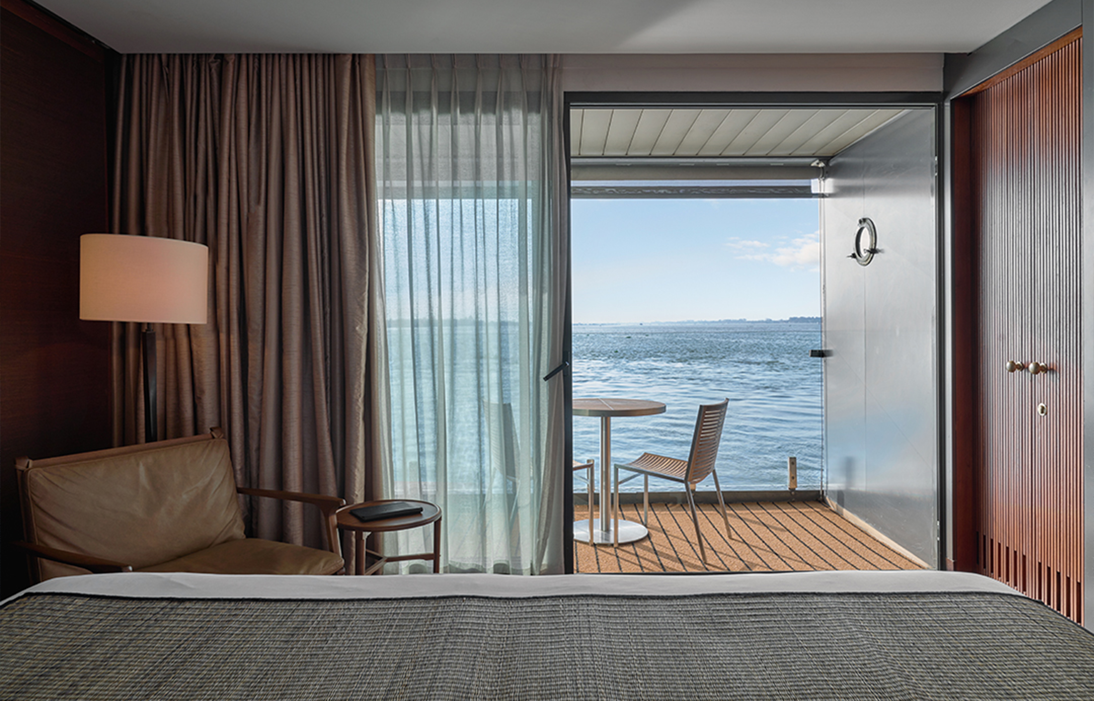 À bord du silence : les nouvelles croisières de luxe qui font respirer le monde