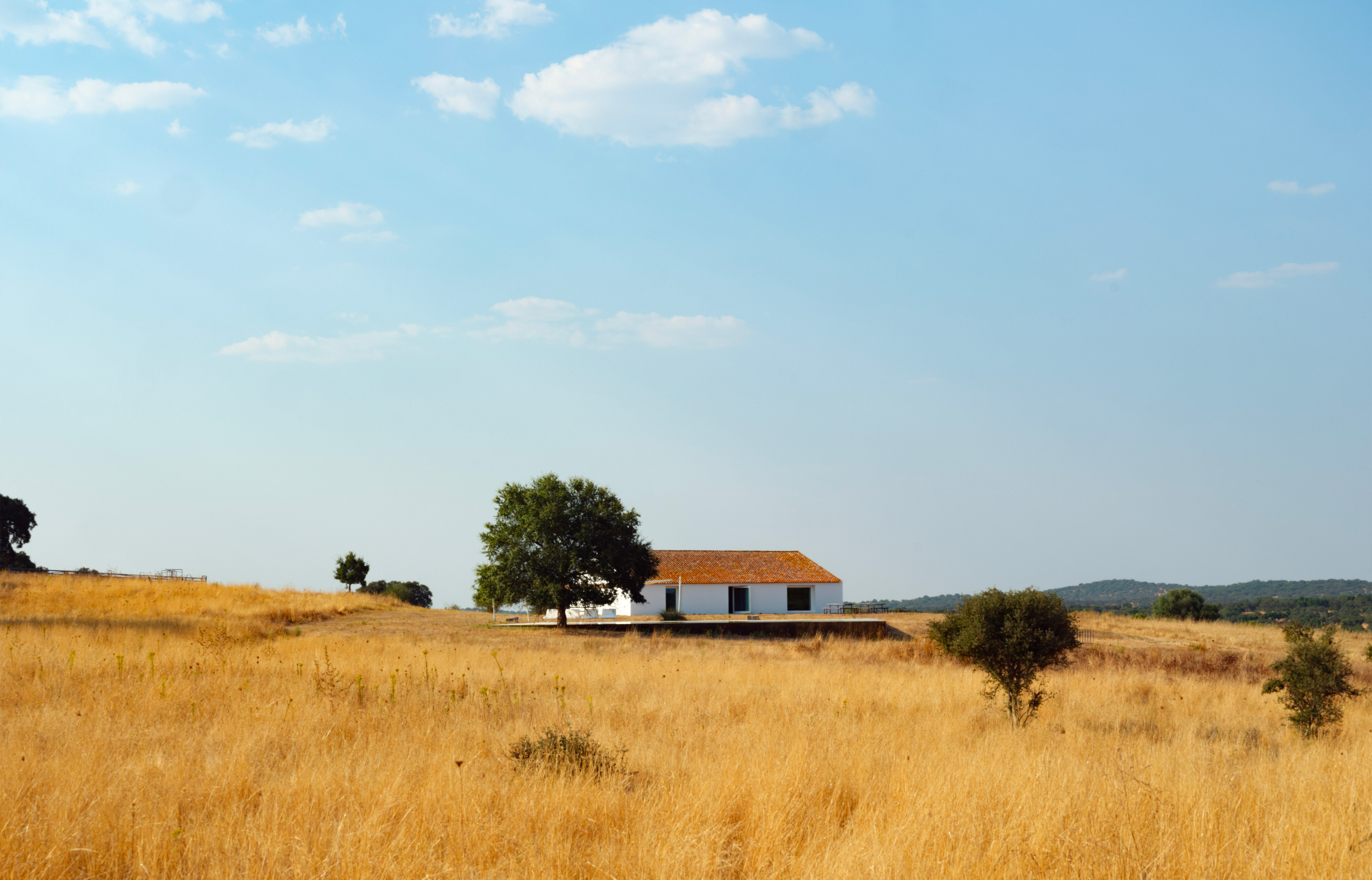 Casa no Tempo : poétique du vide et leçon de lumière