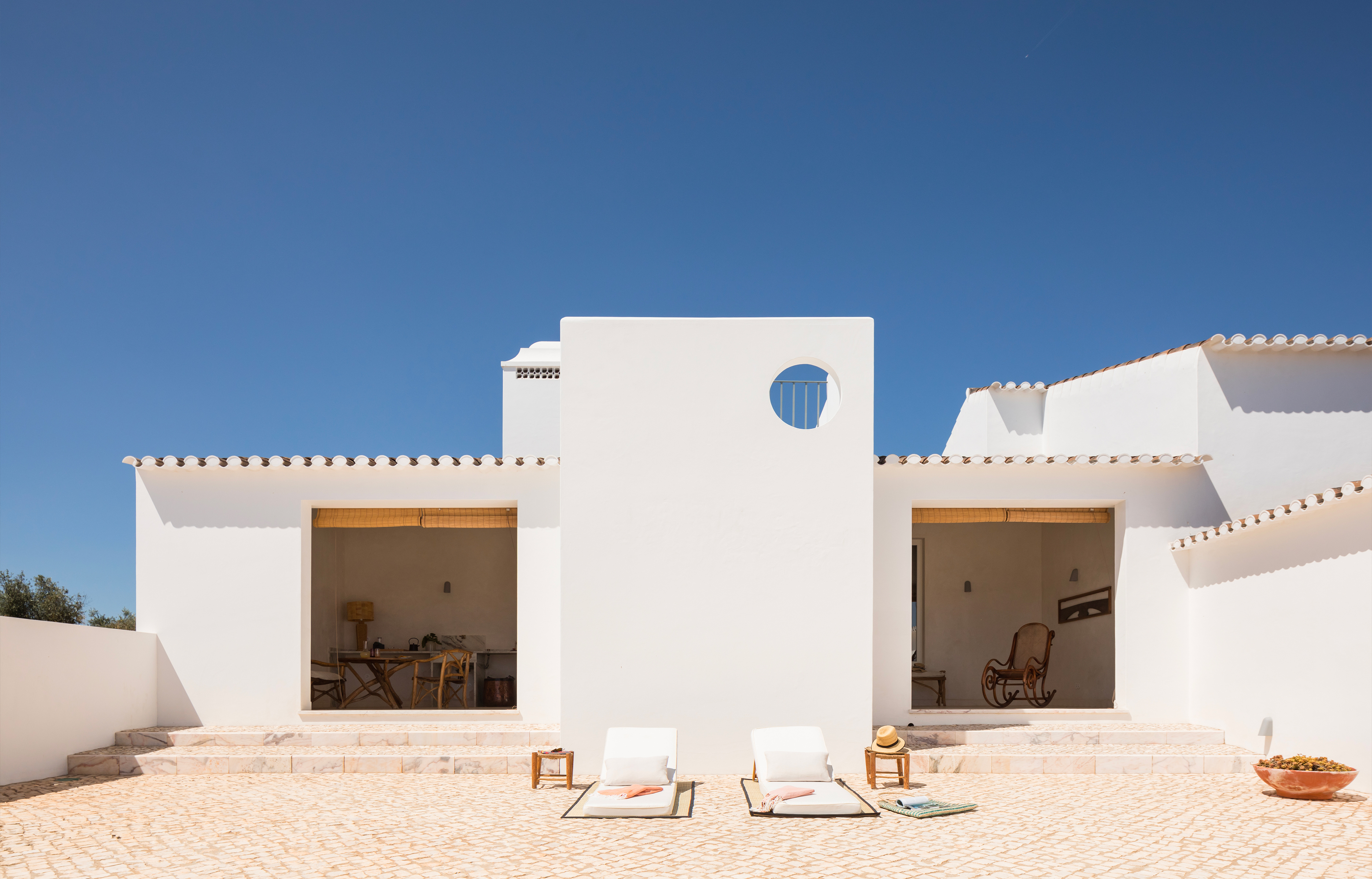 Dá Licença : l’art et la chaux font maison commune